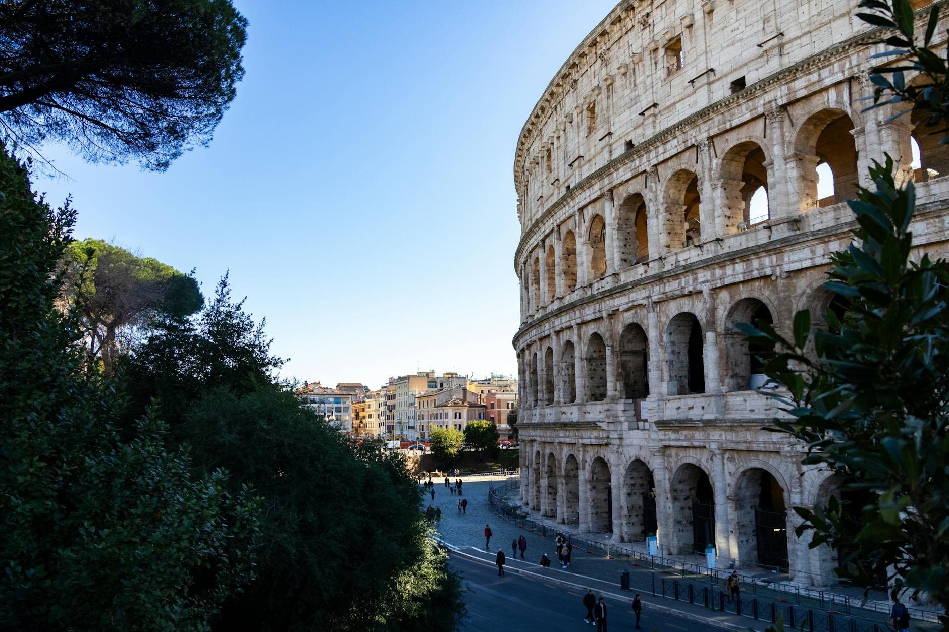 Italia suspendă acordul de apărare cu Israelul