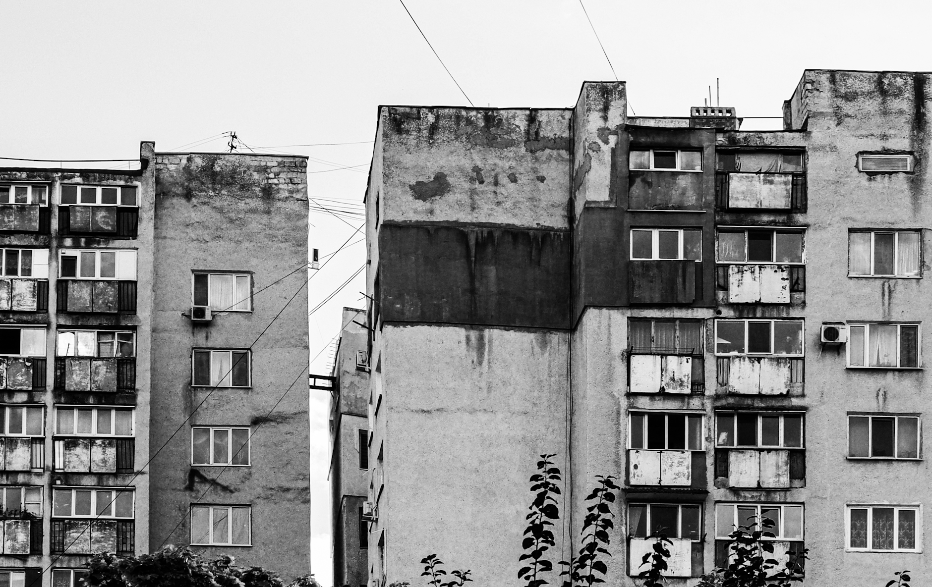 Incendiu generalizat la un bloc social din Constanța