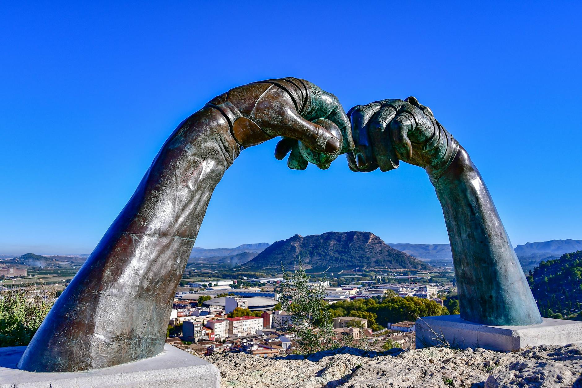 Spania acordă statut legal pentru 500.000 de imigranți