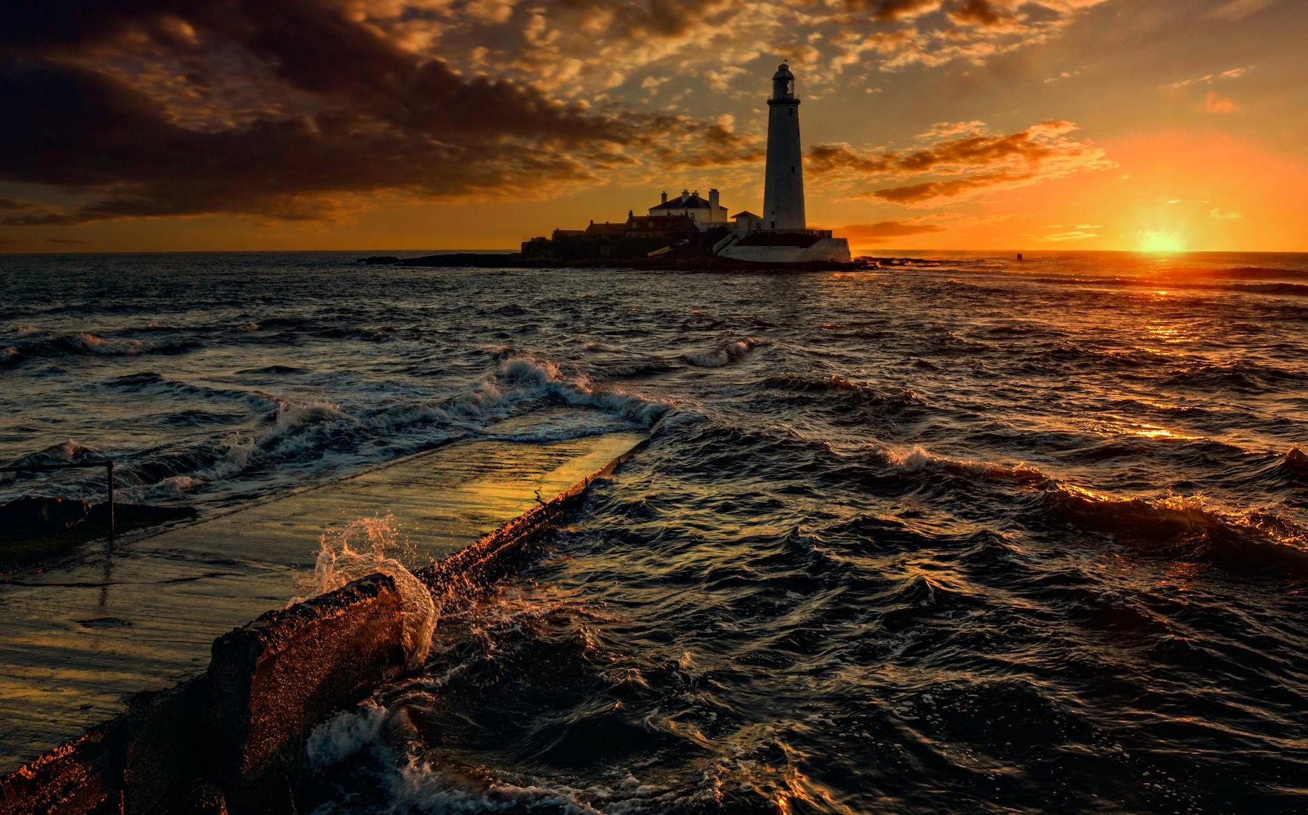 Marea Britanie ridică alerta teroristă la „sever”