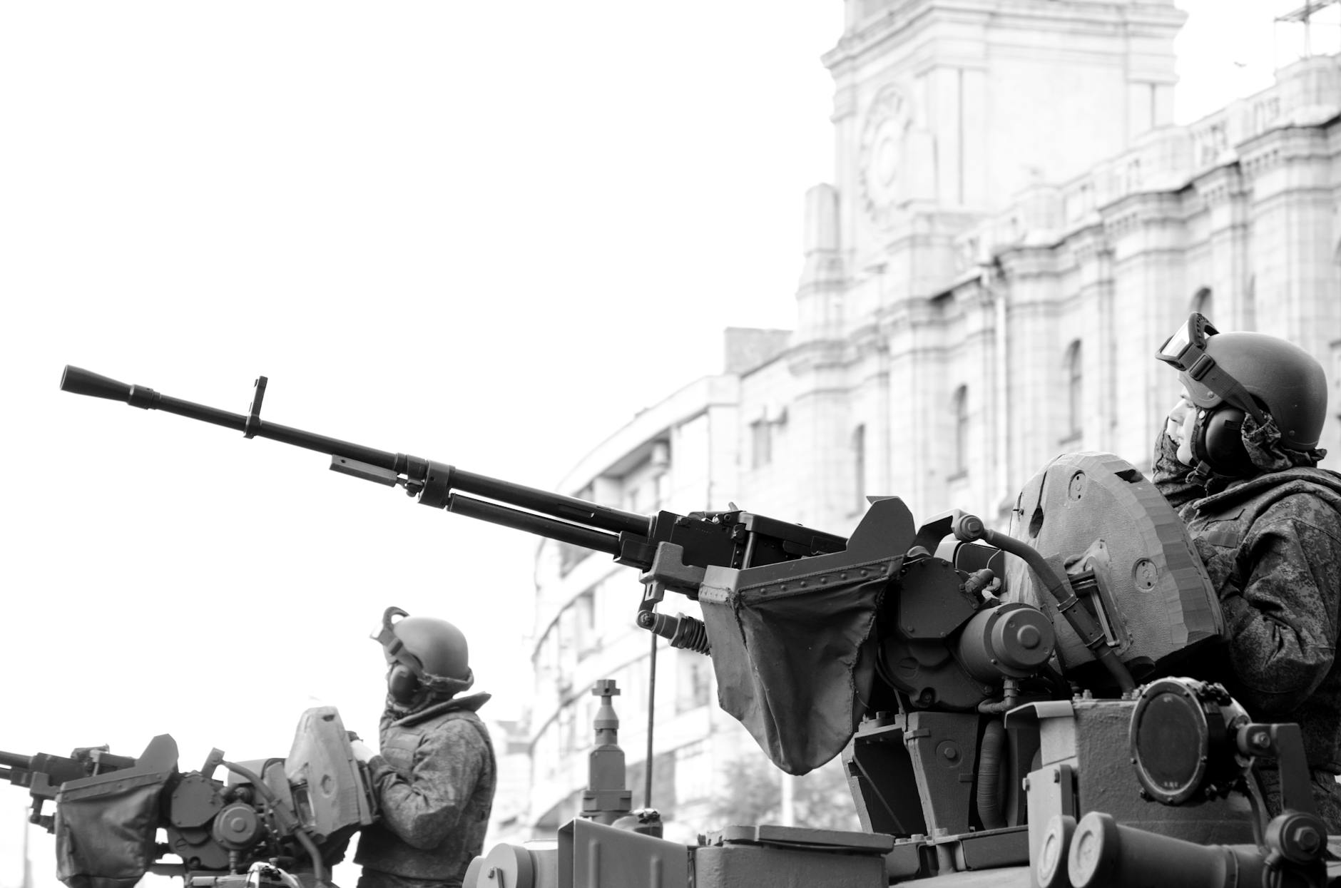 Ucraina reformează armata: solde mai mari și demobilizare