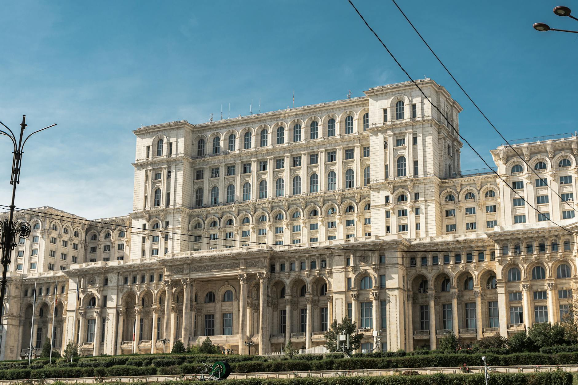 România sub cod portocaliu: ploi torențiale și inundații