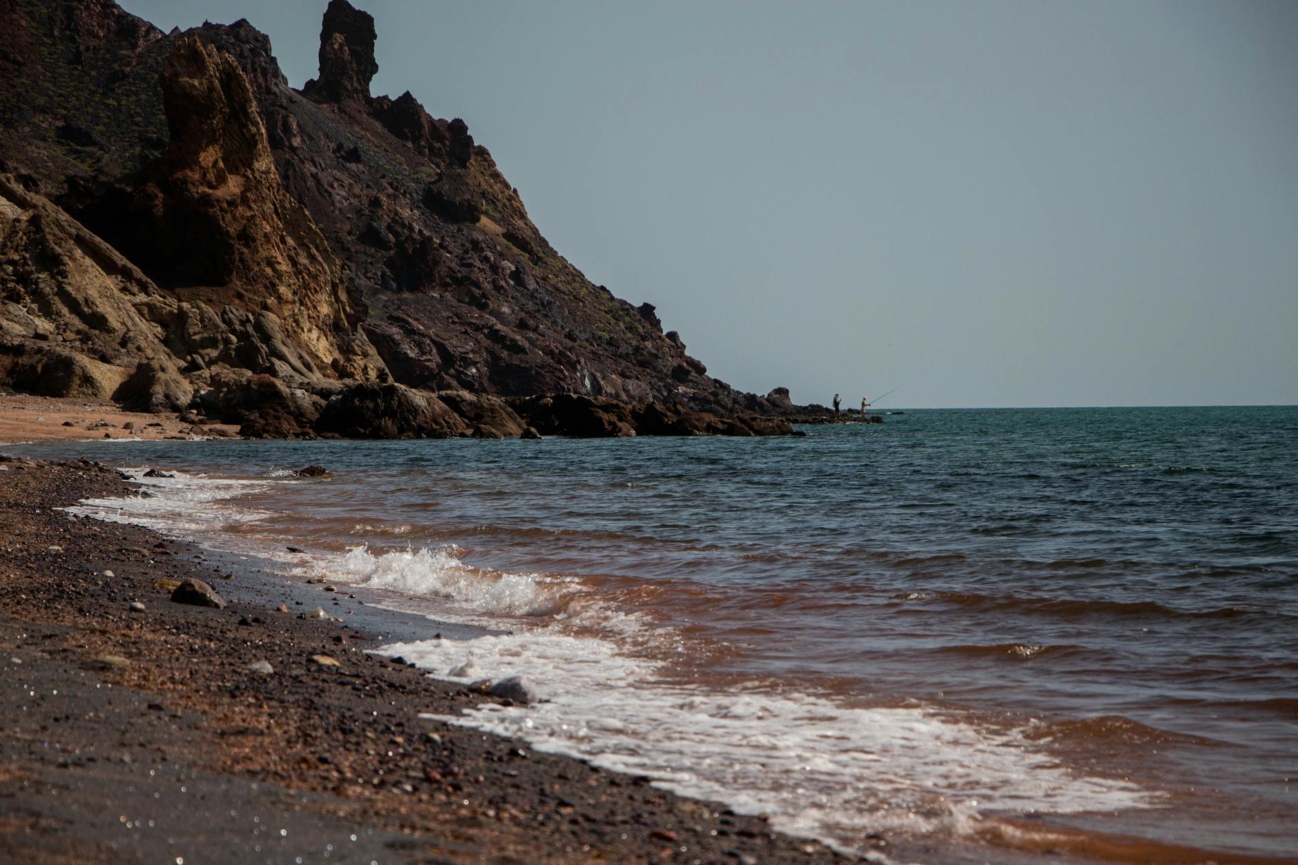 Iran deschide Hormuz selectiv: Europa negociază accesul