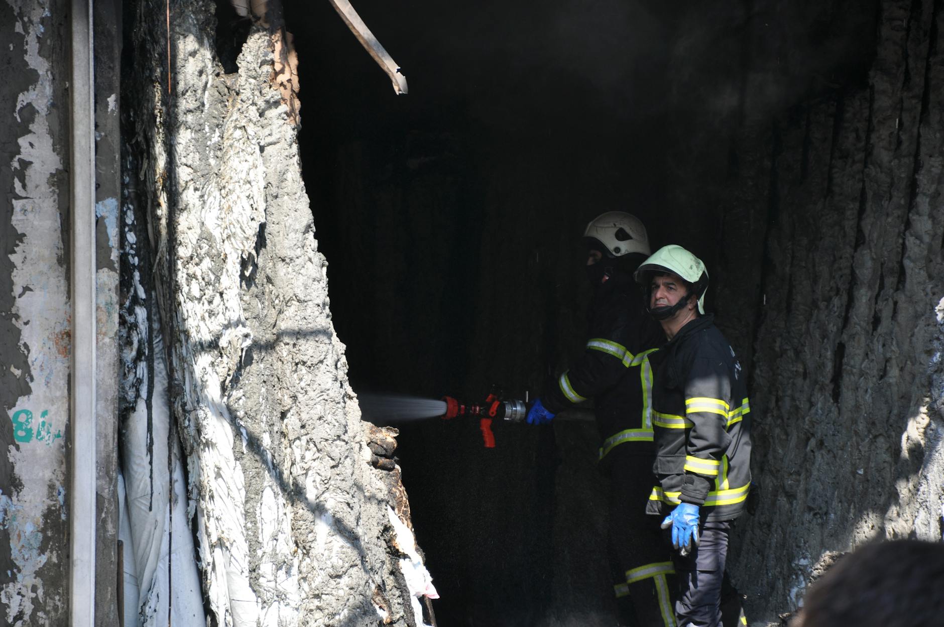 Incendiu violent în Ferentari: 800 mp cuprinși de flăcări
