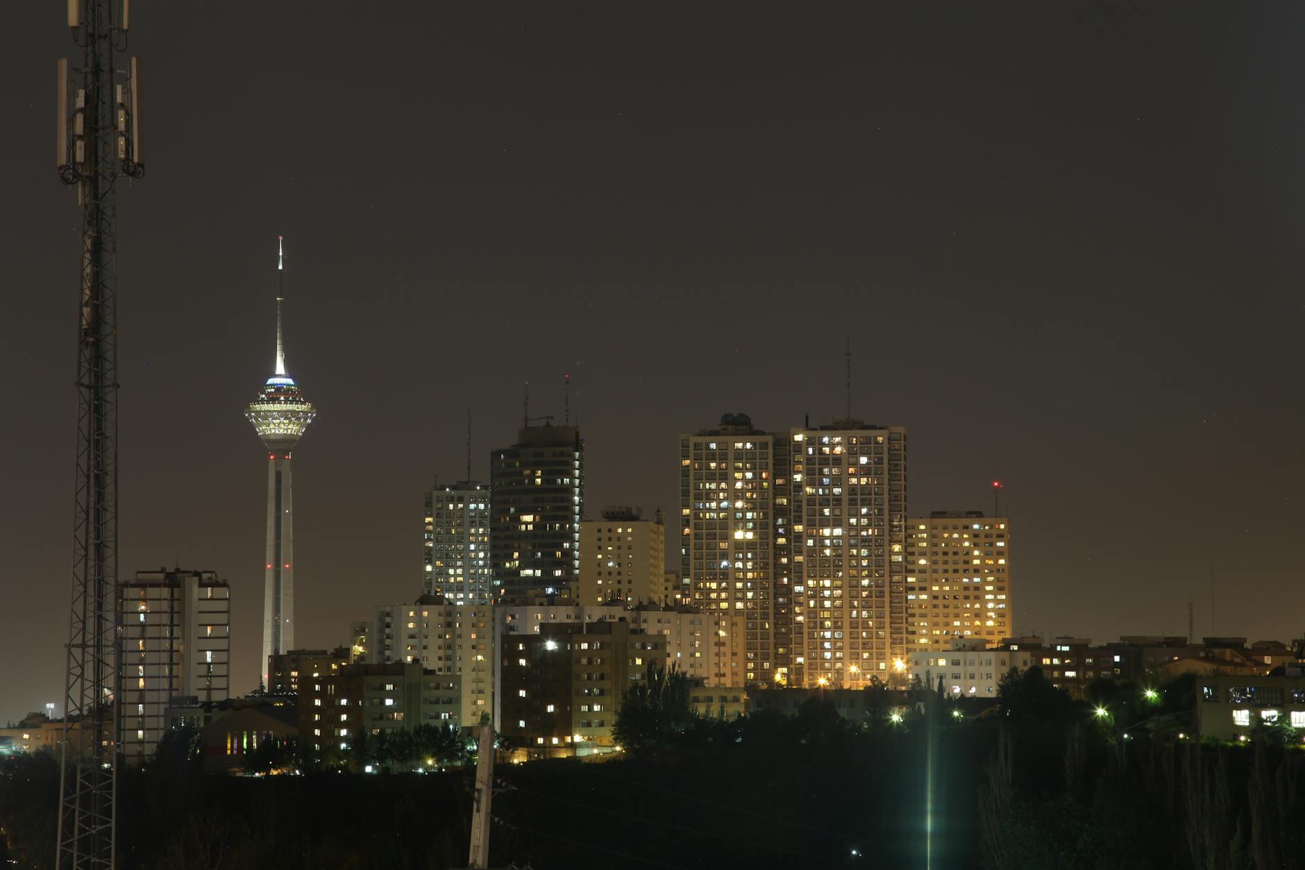 Iran taxează navigația în Ormuz, Golful ripostează