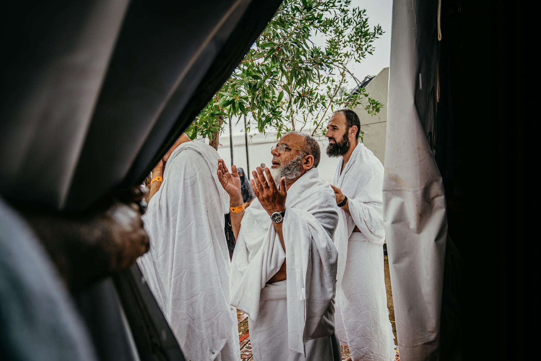 Hajj 2026: două milioane de pelerini la Mecca, pe fond de război