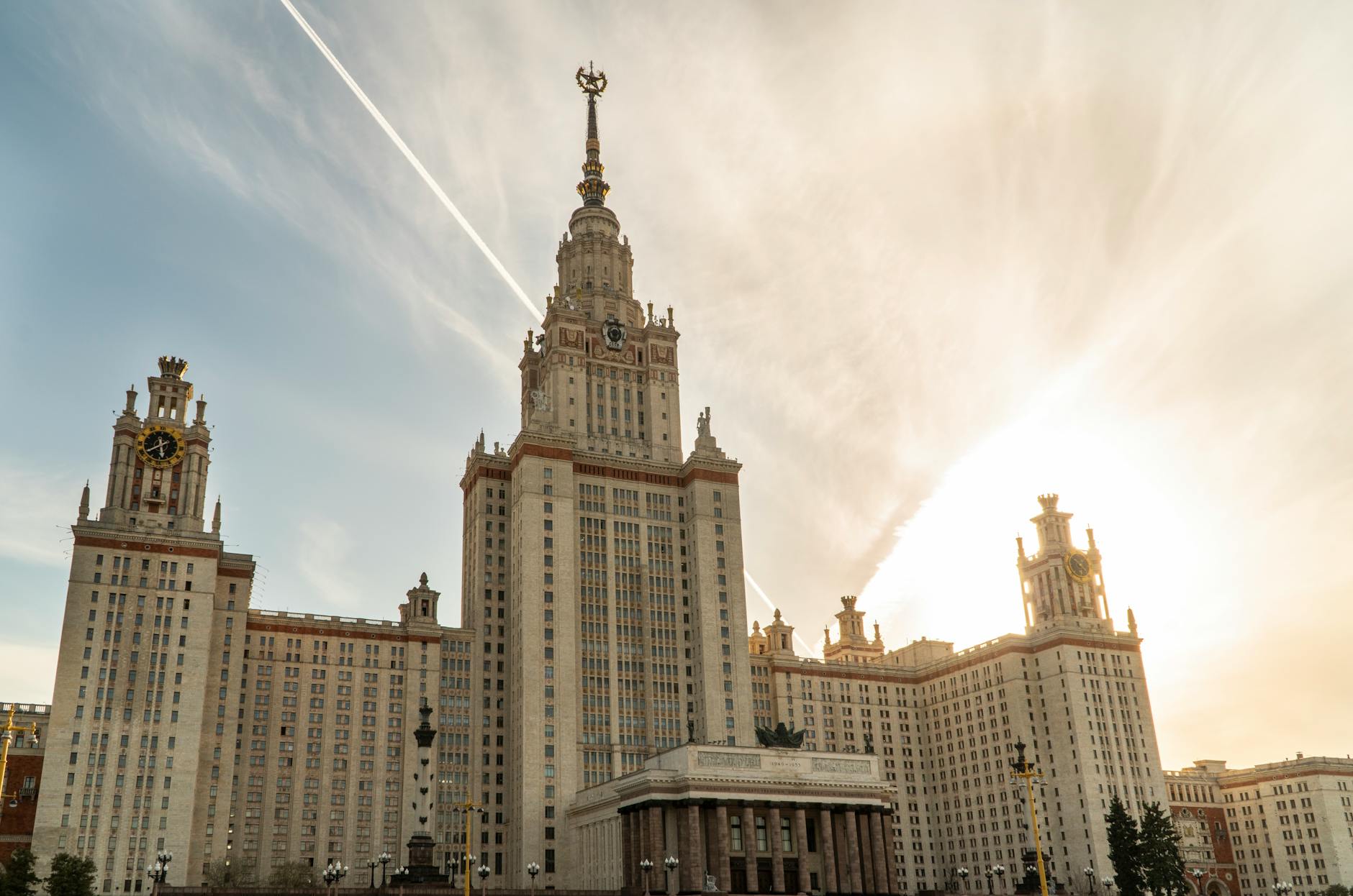 UE sfidează Moscova: diplomații rămân în Kiev
