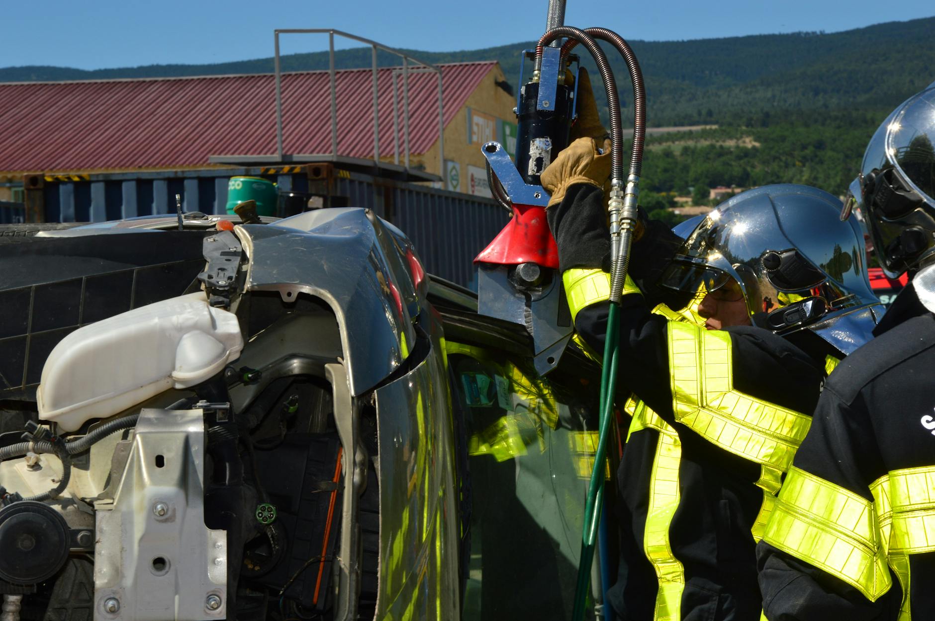 Accident chimic la o fabrică din SUA: un mort, nouă dispăruți