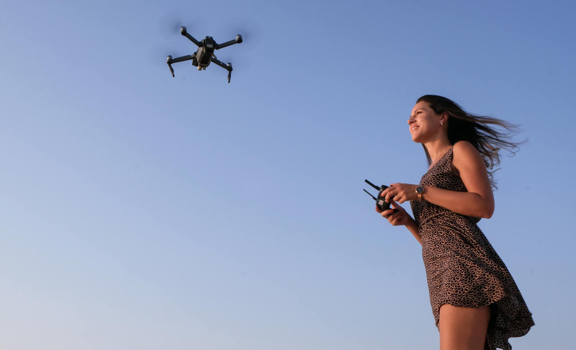 SUA doboră drone și lovesc o bază iraniană la Bandar Abbas