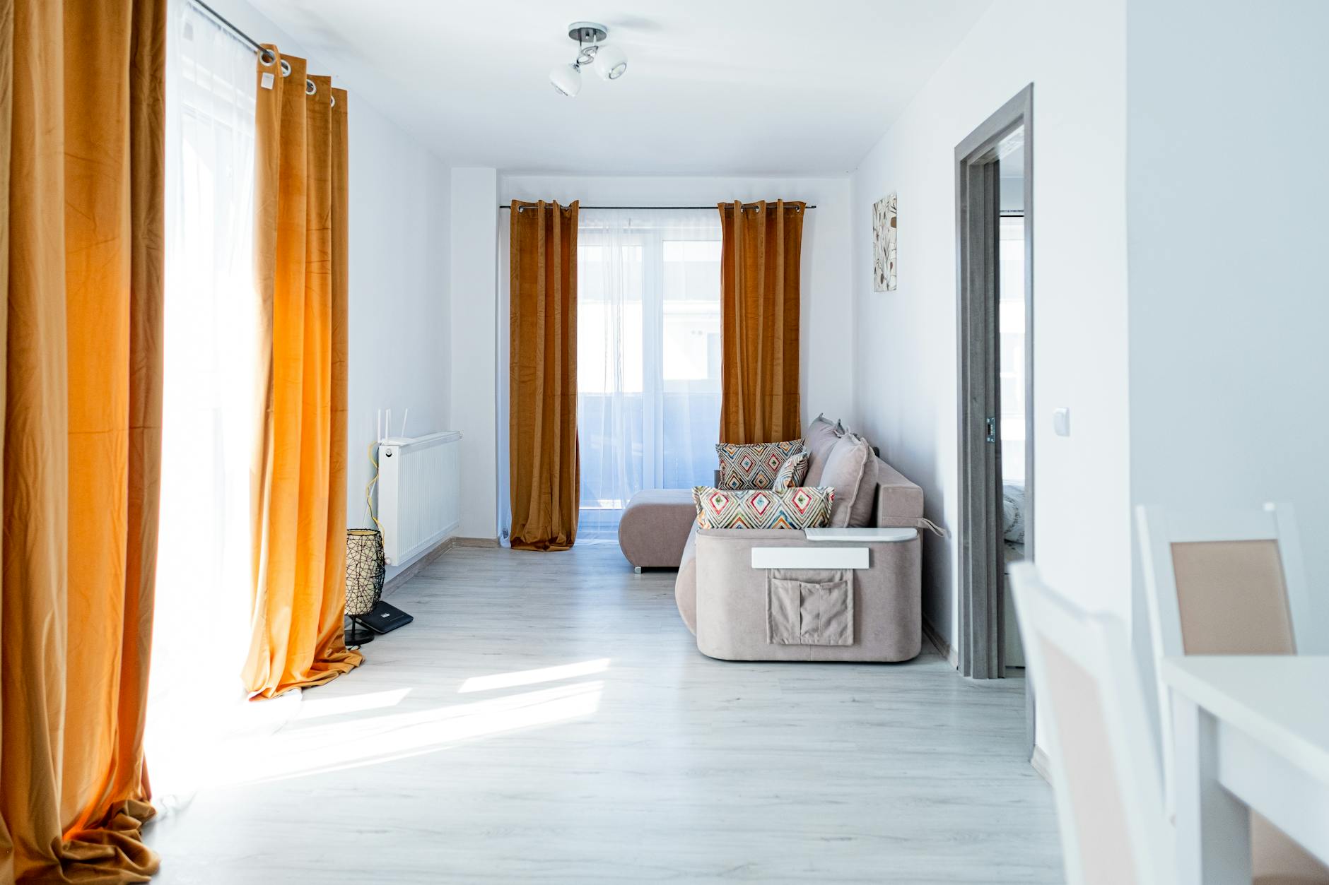 Apartamentele se scumpesc, chiriile stagnează sau scad