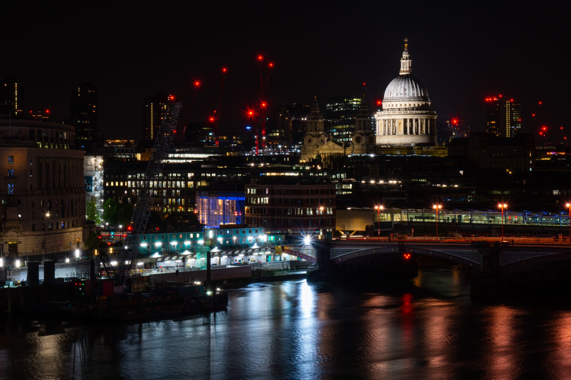 Summit la Londra: Europa preia inițiativa pentru Ucraina