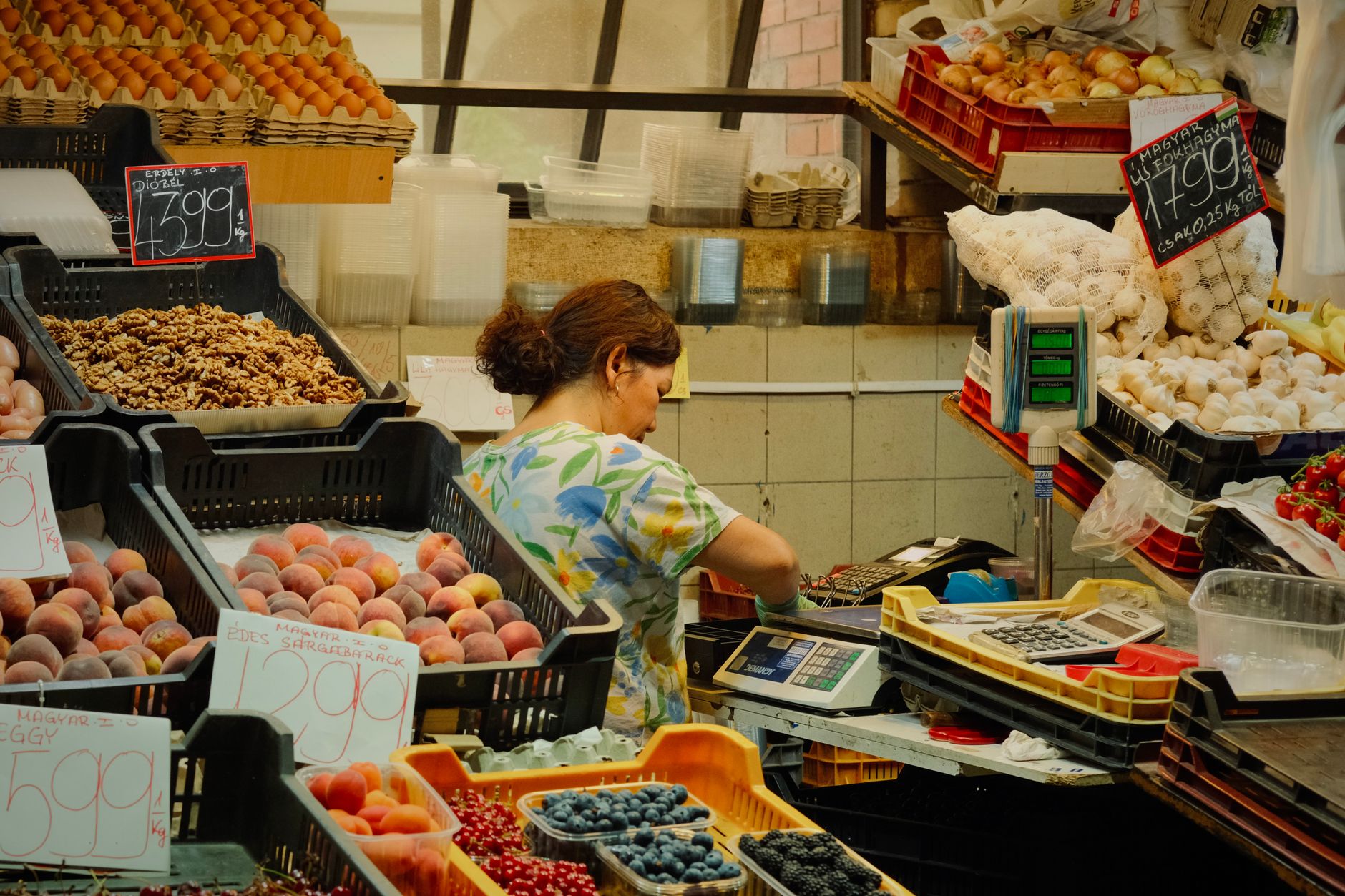 Adaosul comercial la alimente, plafonat până la finele lui 2026