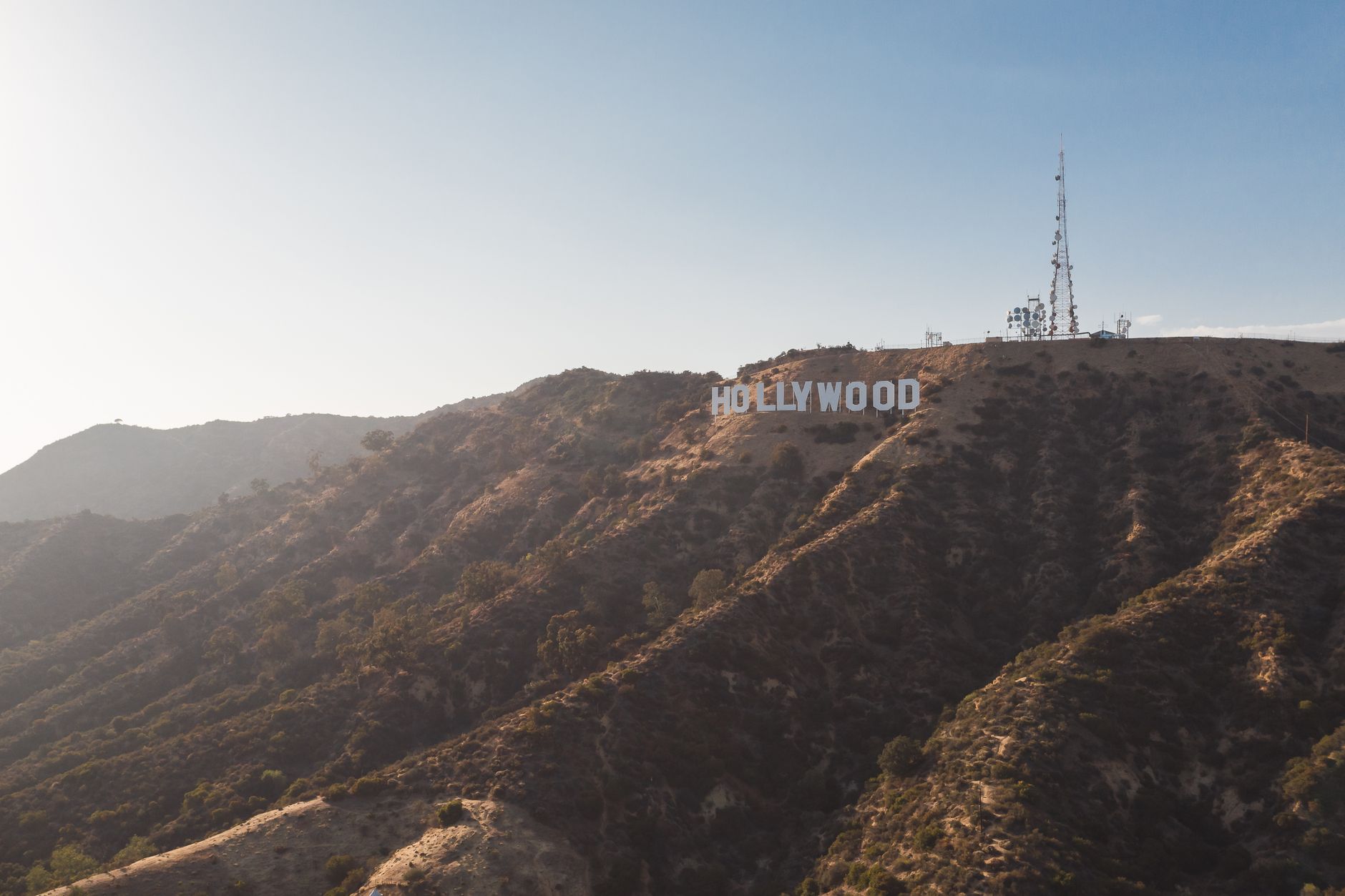 Paramount preia Warner Bros: fuziune de 110 mld $ aprobată