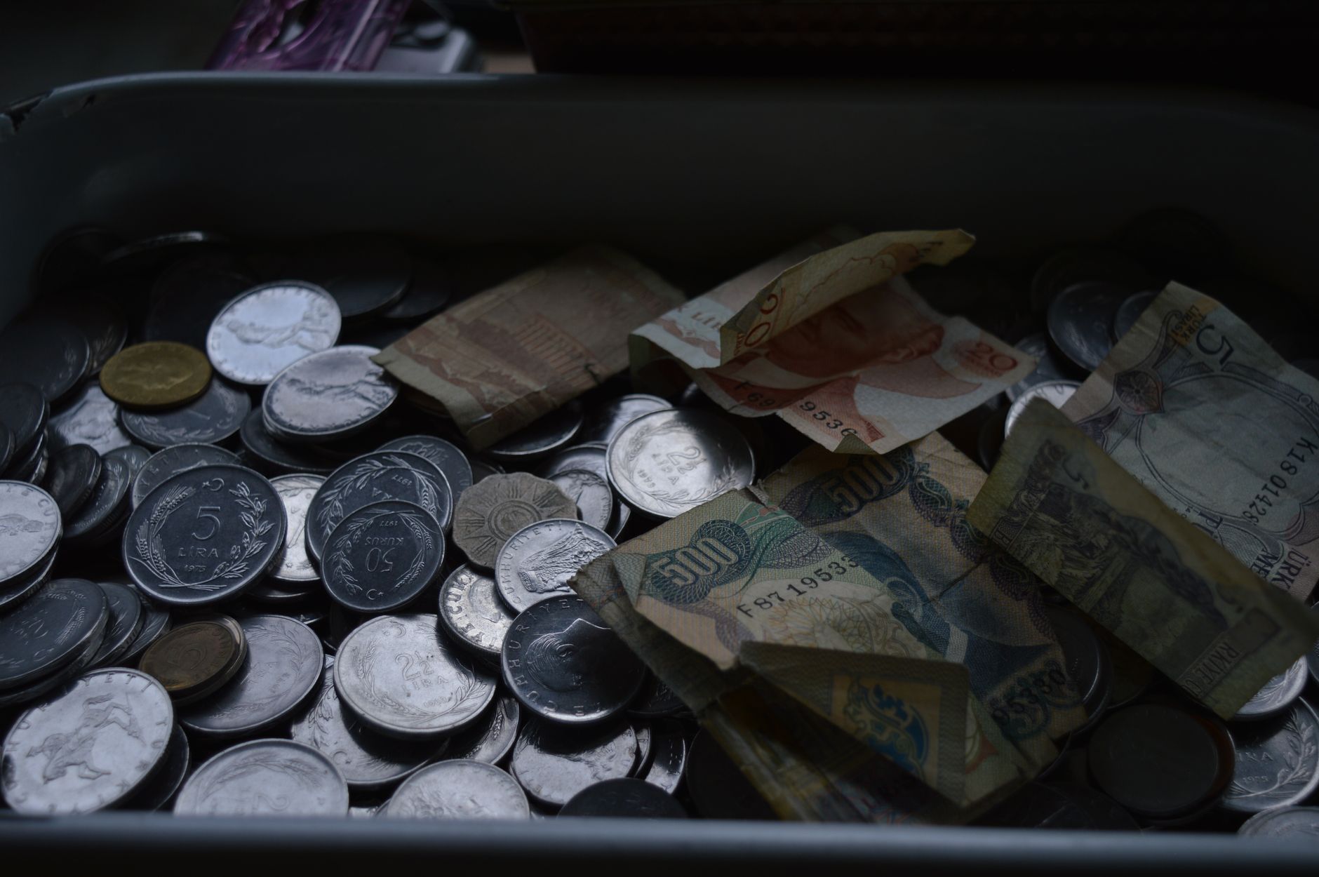Fed menține dobânzile, jumătate din membri vor majorare