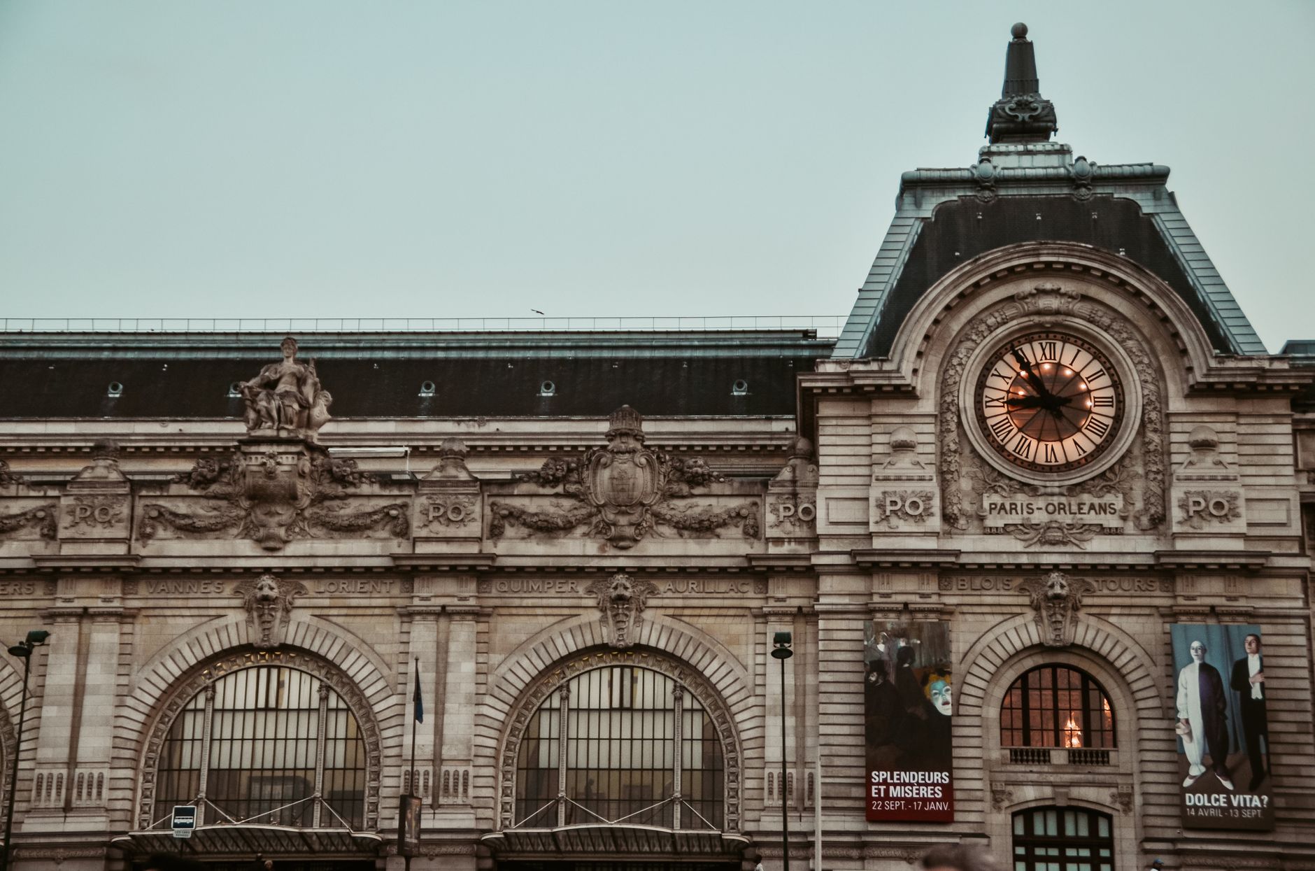 Paris dispune predarea lui Paul de România