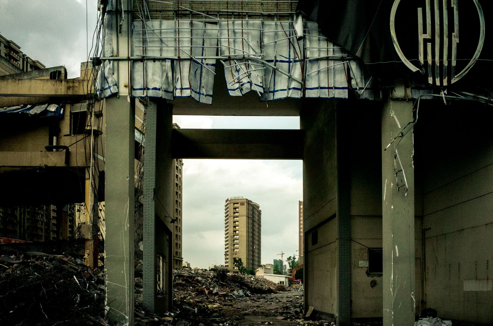 Venezuela: salvări sub ruine, nou cutremur, furie publică