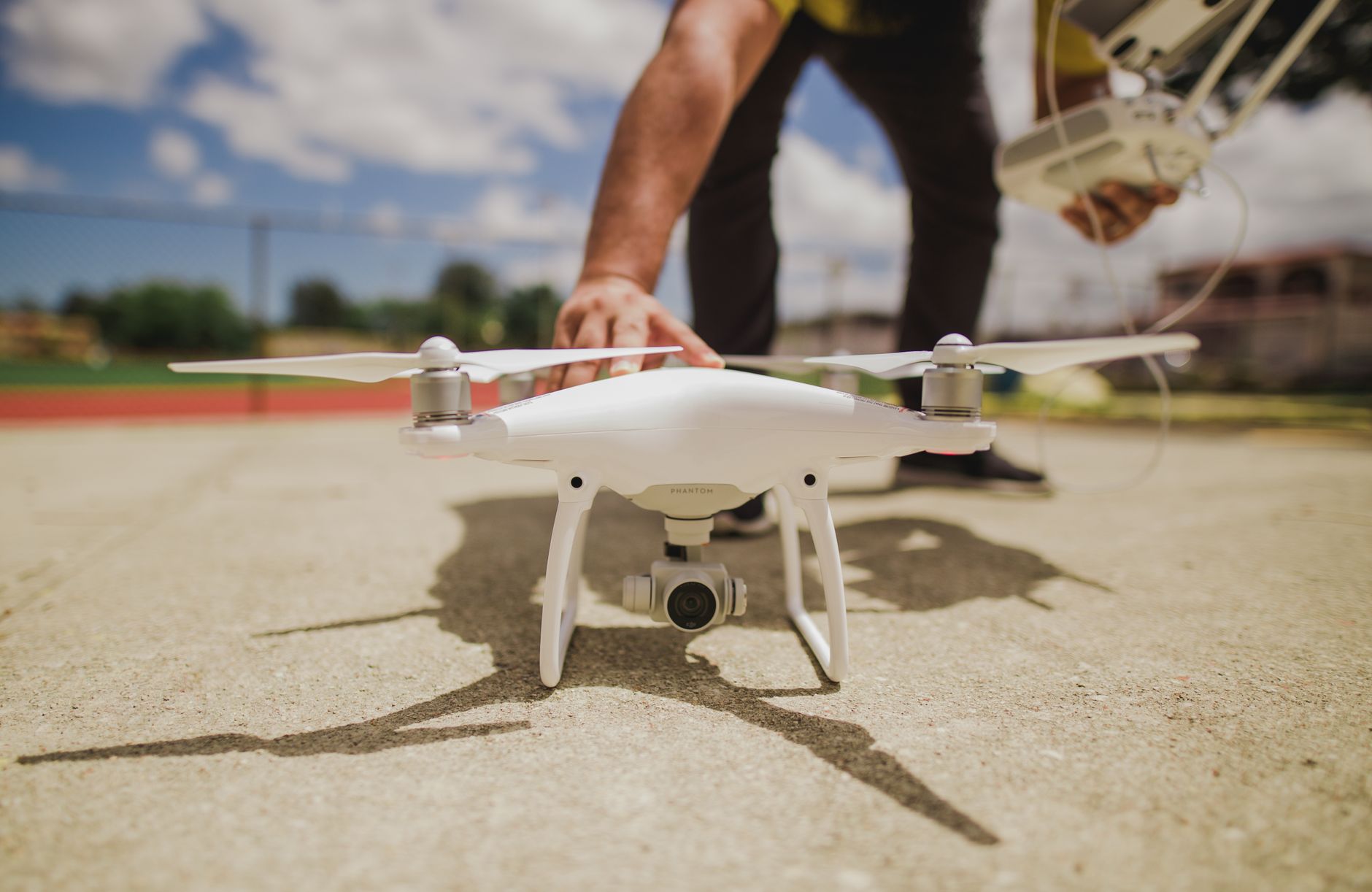 Dronă rusă cu încărcătură explozivă, detonată în Tulcea