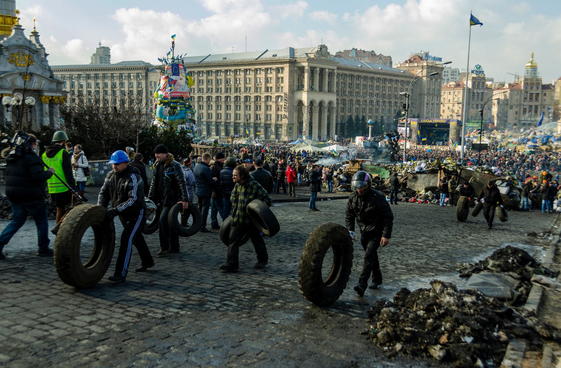 5 zile de proteste la Kiev: Zelenski, aproape să cedeze