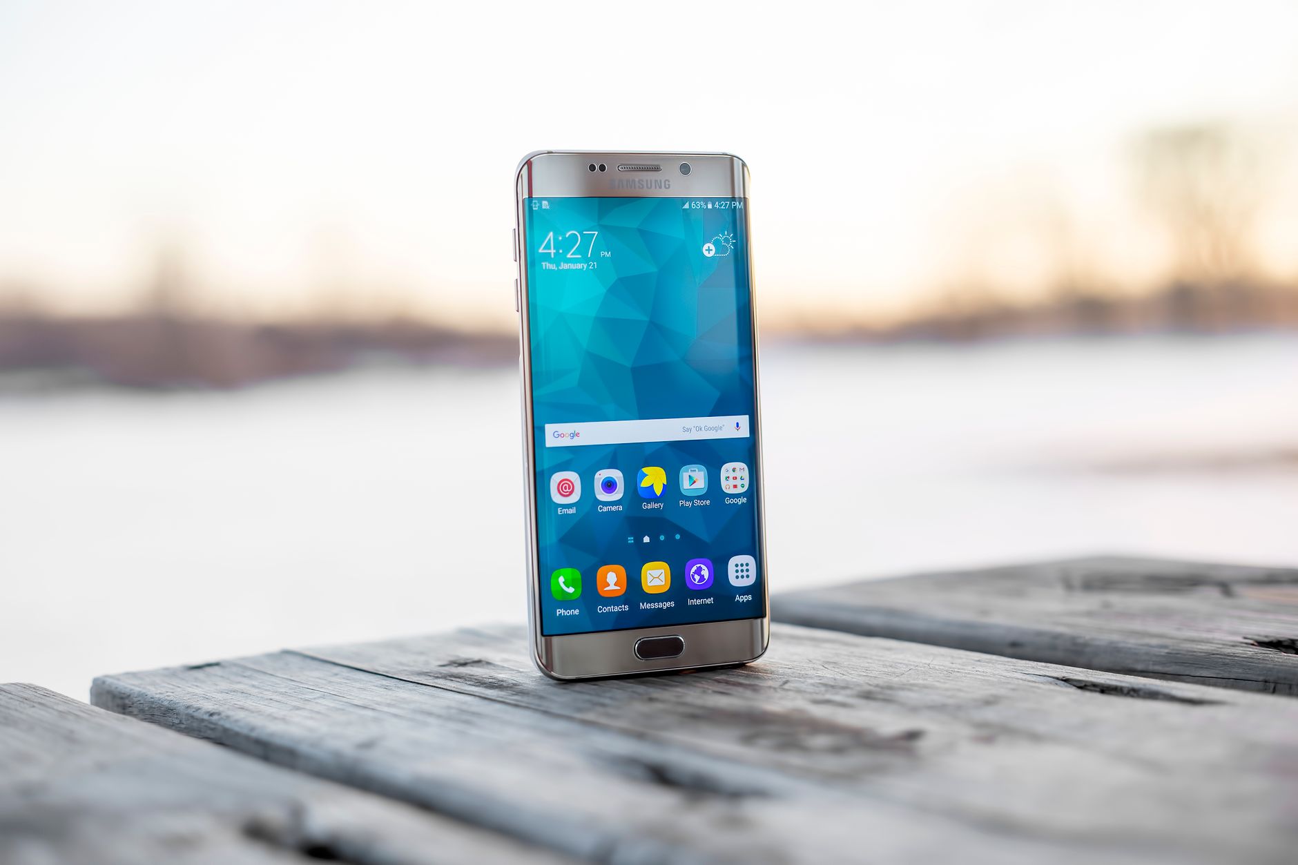 Samsung lansează Fold8 Ultra, Flip8 și ochelari inteligenți