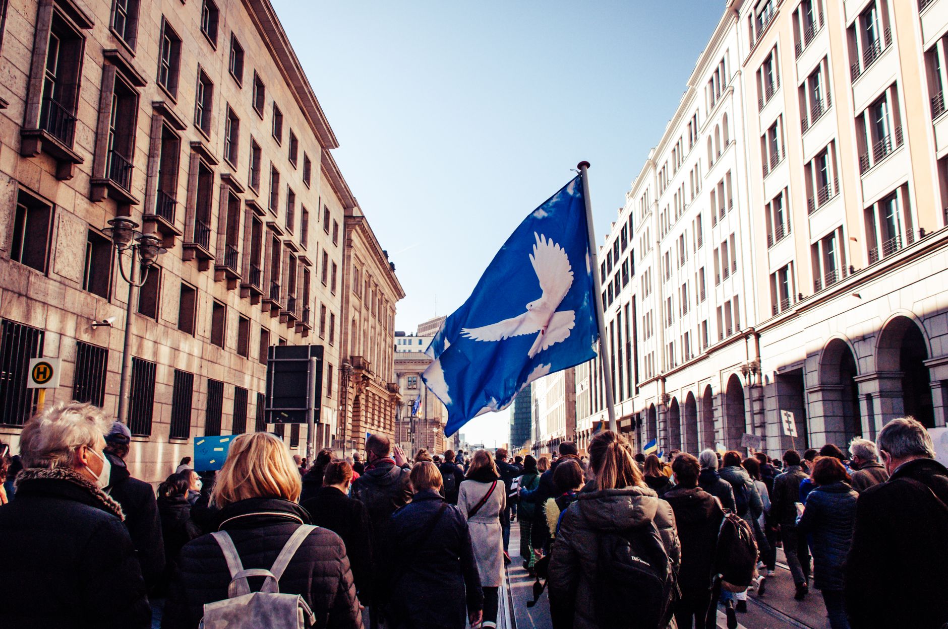 Stagiariă la NATO, arestată pentru spionaj \u00een Belgia