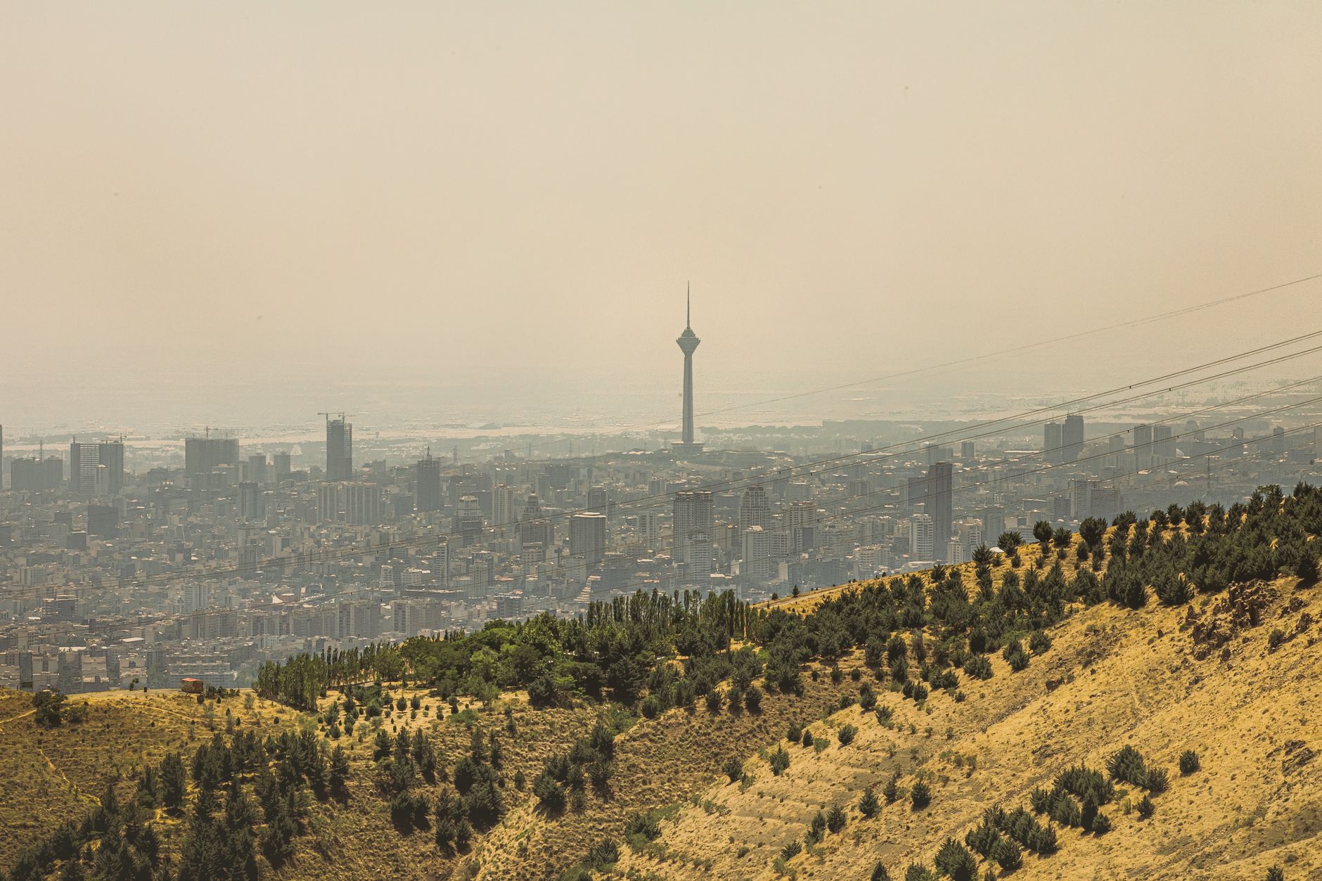 Iran suspendă atacurile în oglindă; negocierile continuă