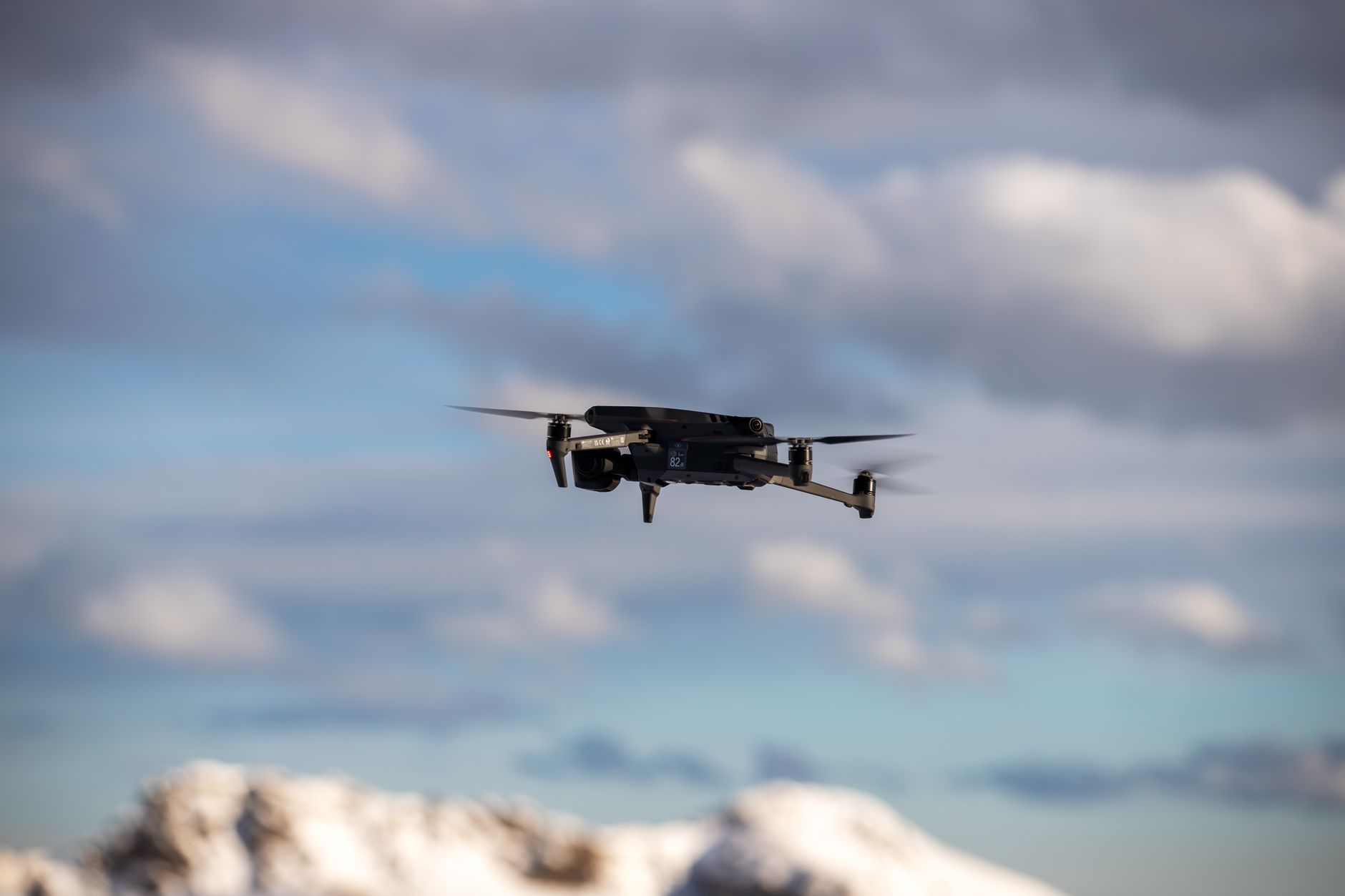 Drone rusești intră în spațiul aerian al României; F-16 ridicate