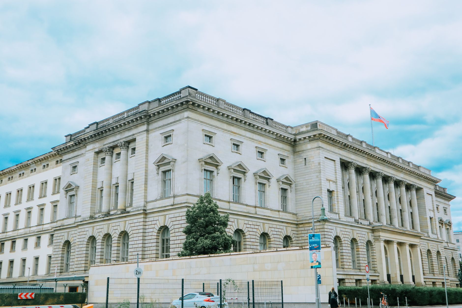 Zece ambasade SUA cheamă americanii să plece din Orientul Mijlociu