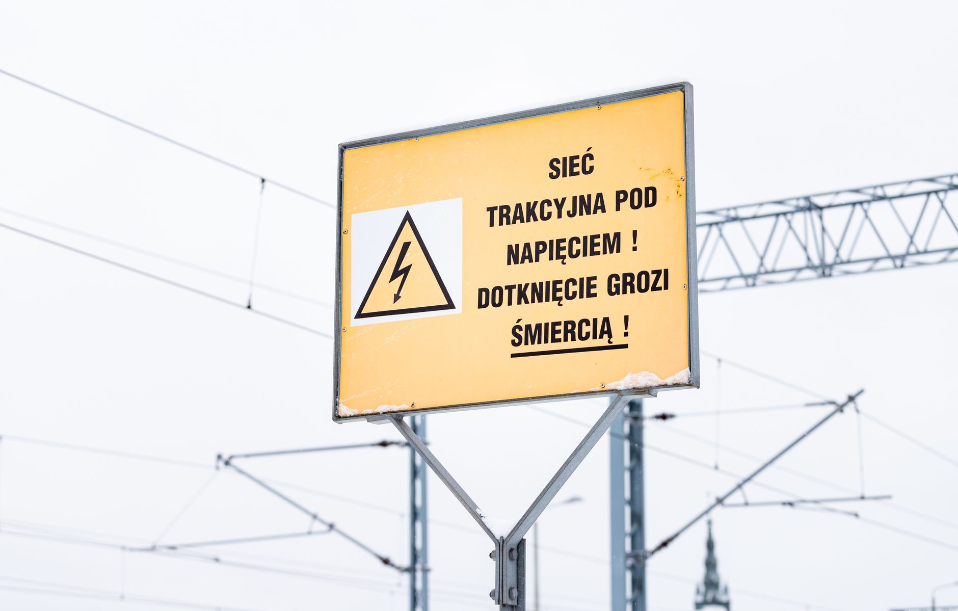 Guvernul autorizează Transelectrica să limiteze marii consumatori
