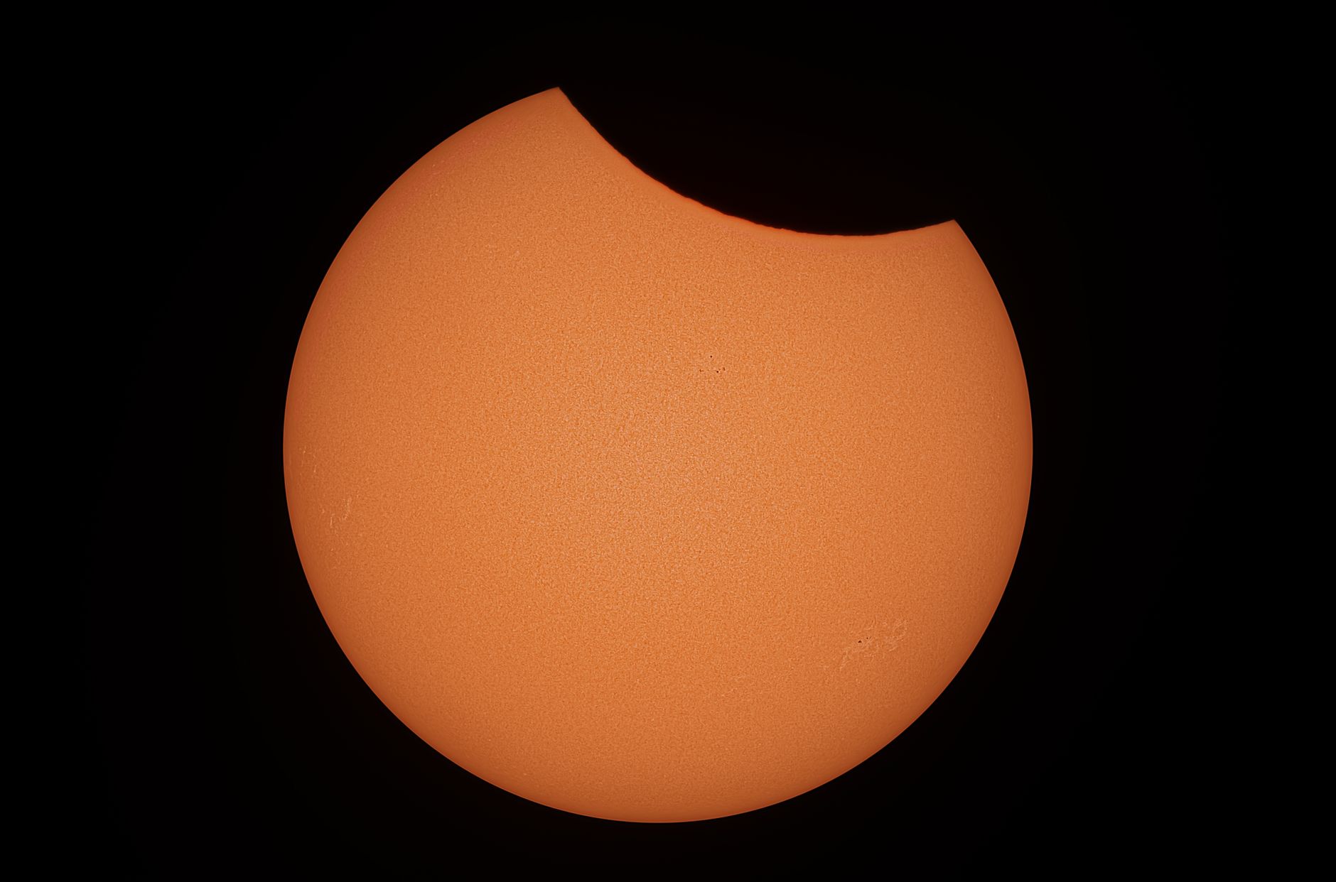 Eclipsa de miercuri va reduce cu 9.700 MW producția solară a Europei