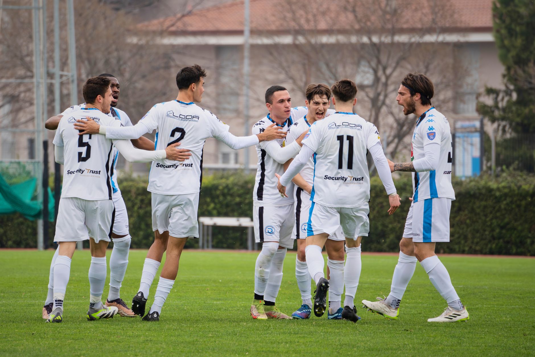 Dinamo câștigă derby-ul în Giulești după 12 ani: 1-0, Pancu eliminat
