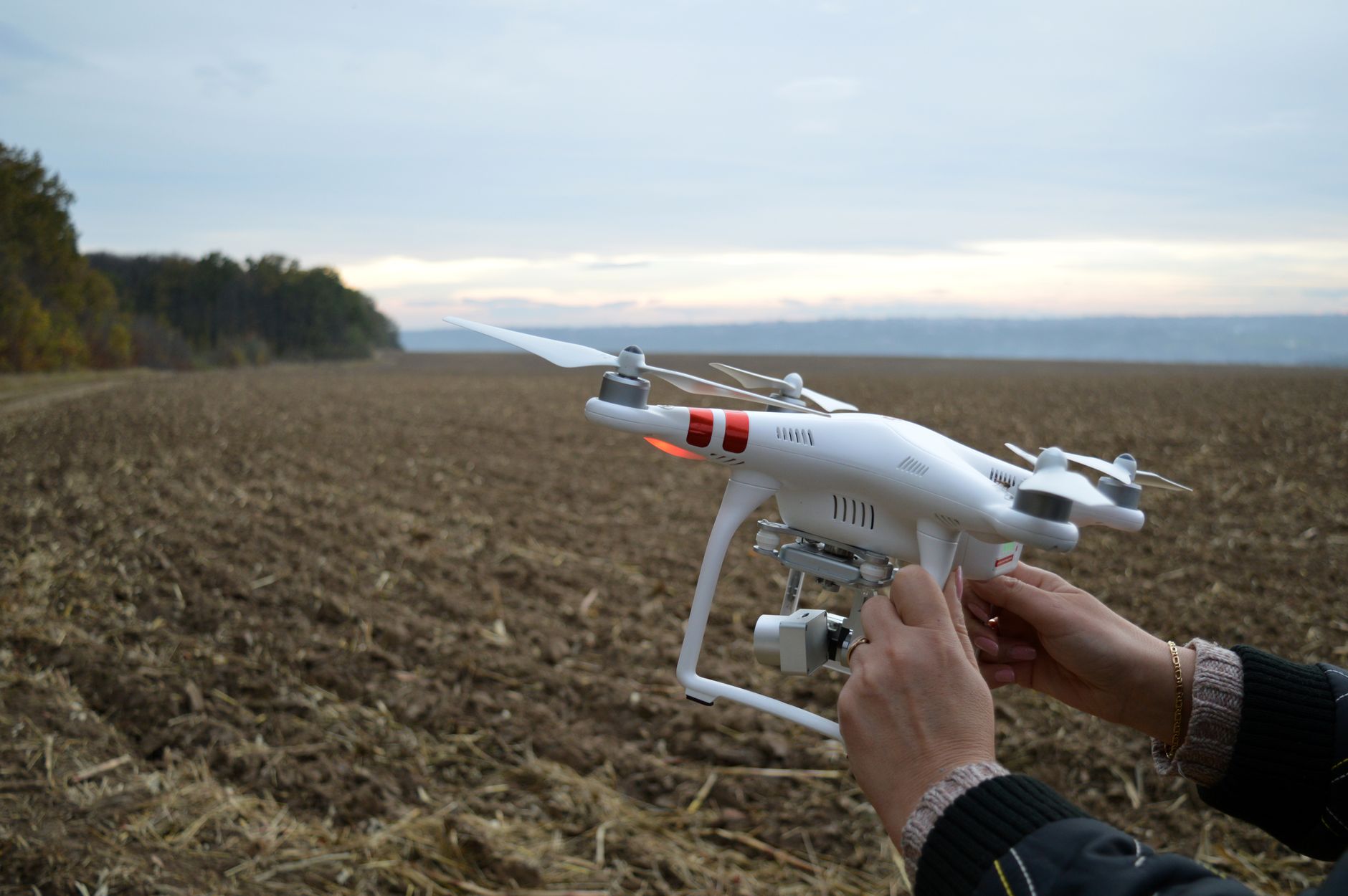 Dronă rusească explodează în Moldova; Chișinăul recheamă ambasadorul