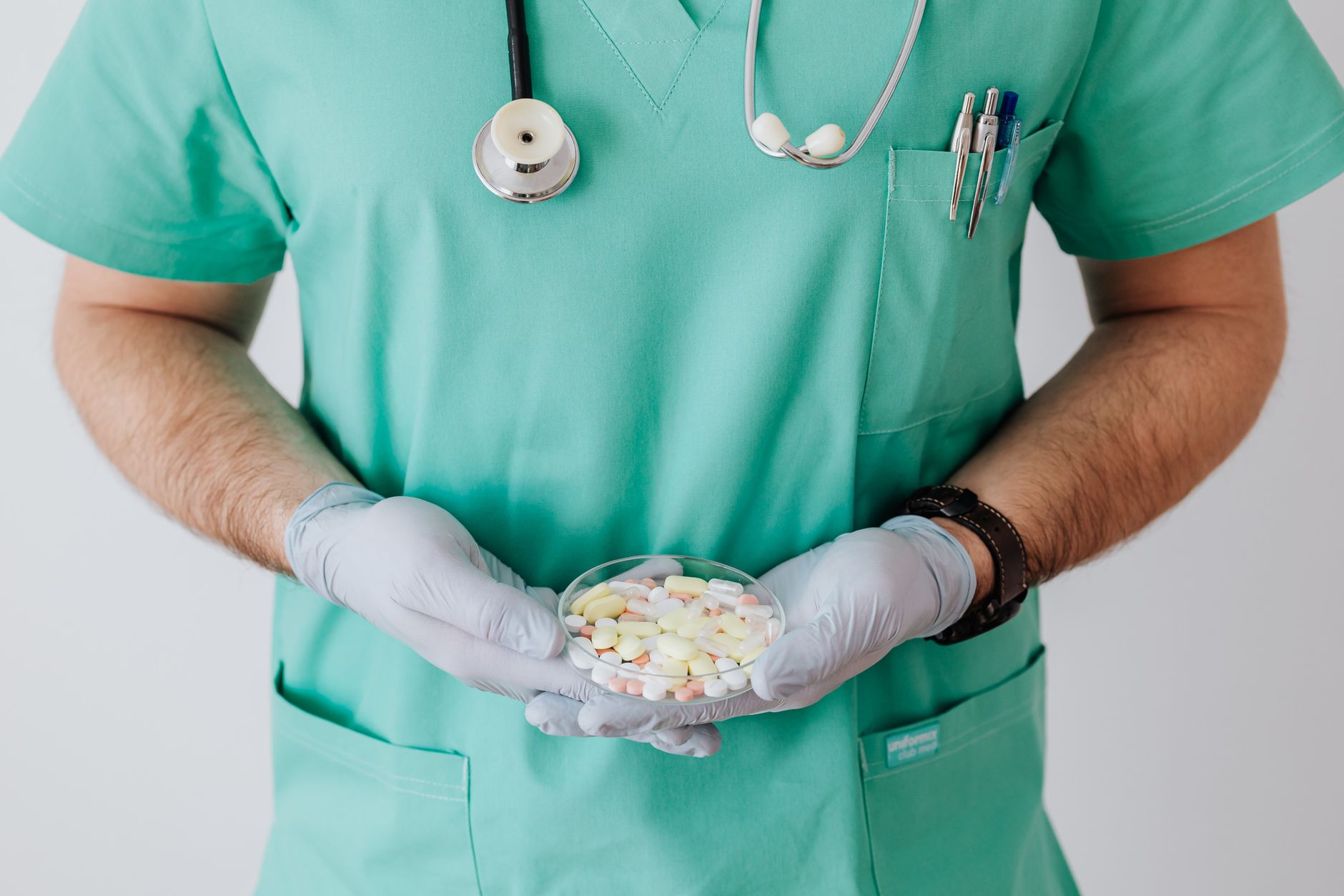 Medic rezident moare la Spitalul Universitar, al doilea caz din vară