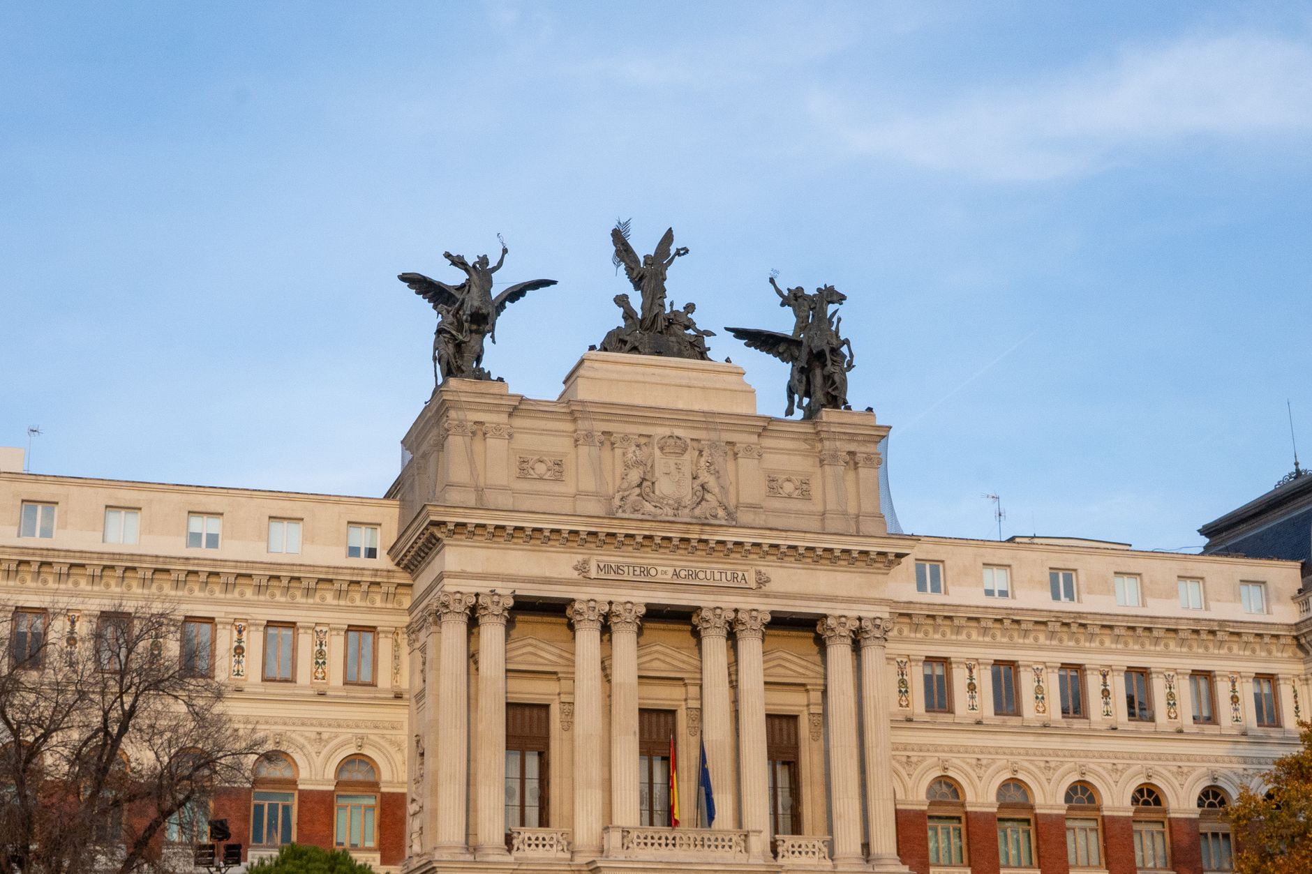 Datoria publică a depășit 60% din PIB; legea blochează cheltuielile