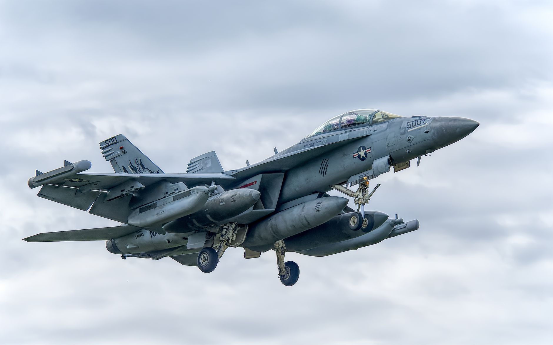 RO-Alert în Tulcea: F-18 în alertă după două ținte la Insula Șerpilor