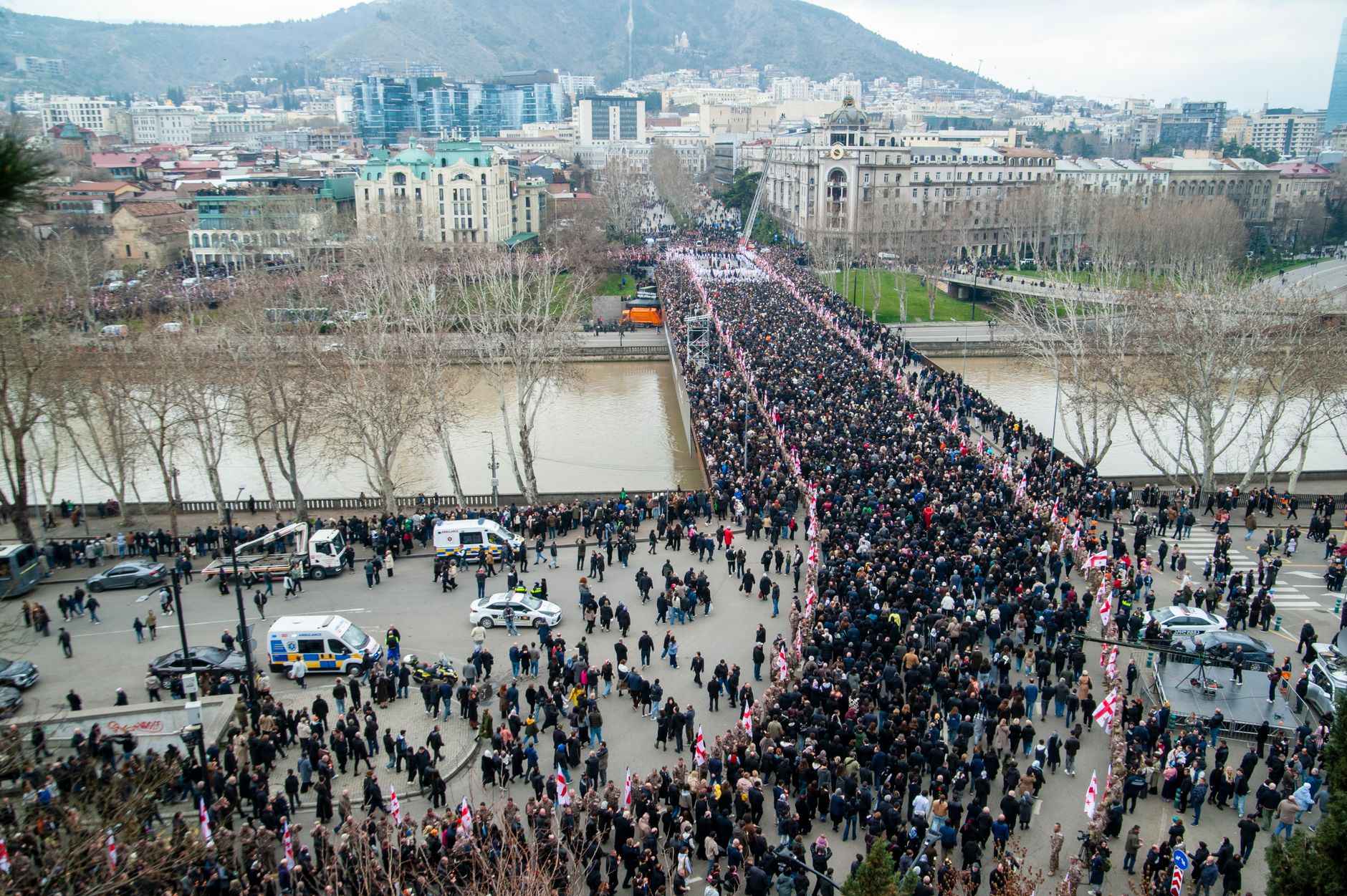 Sindicatele protestează azi: cer salariu minim mai mare din 2027