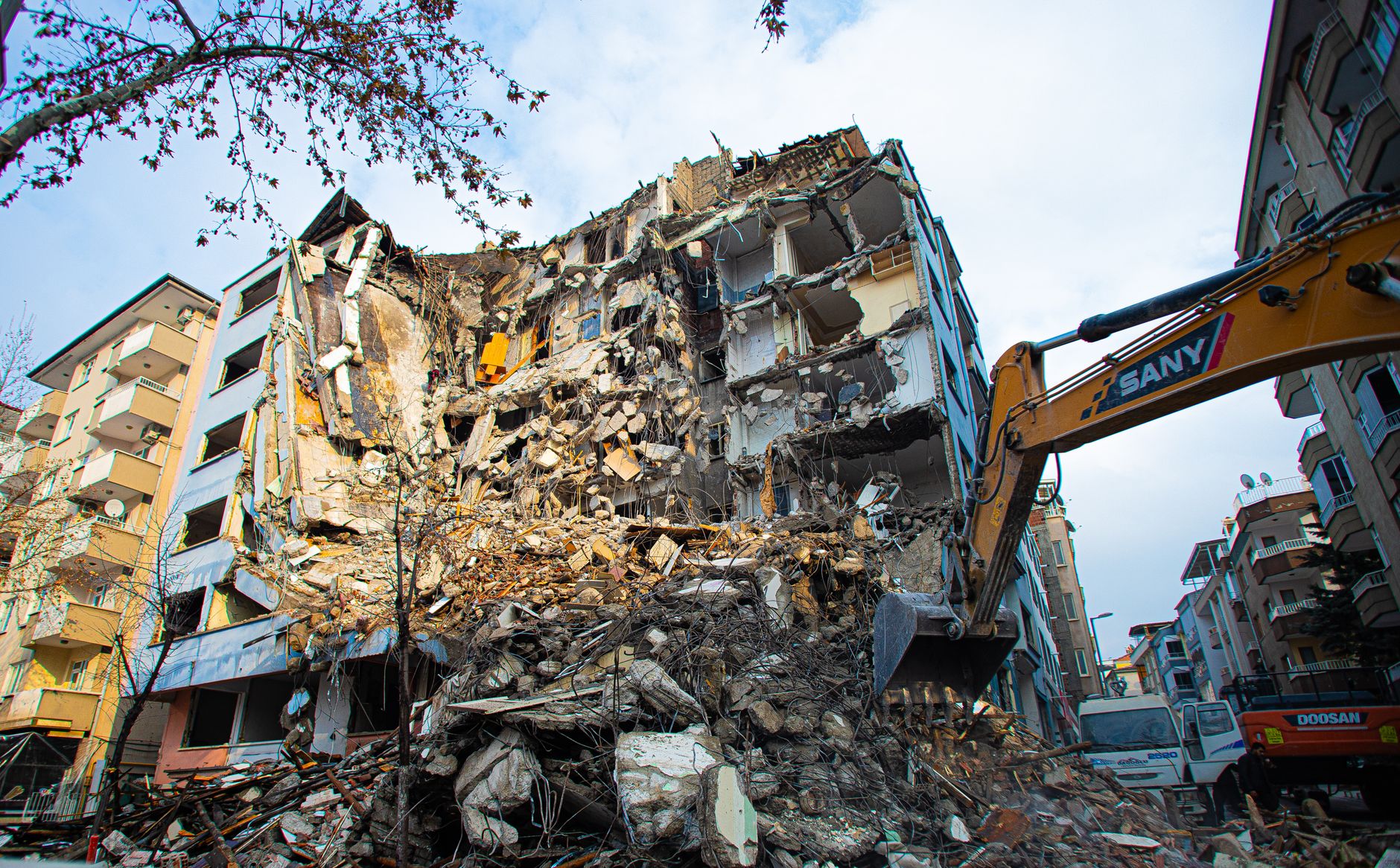 DOJ amenință cu demolarea Kennedy Center dacă renovarea este blocată