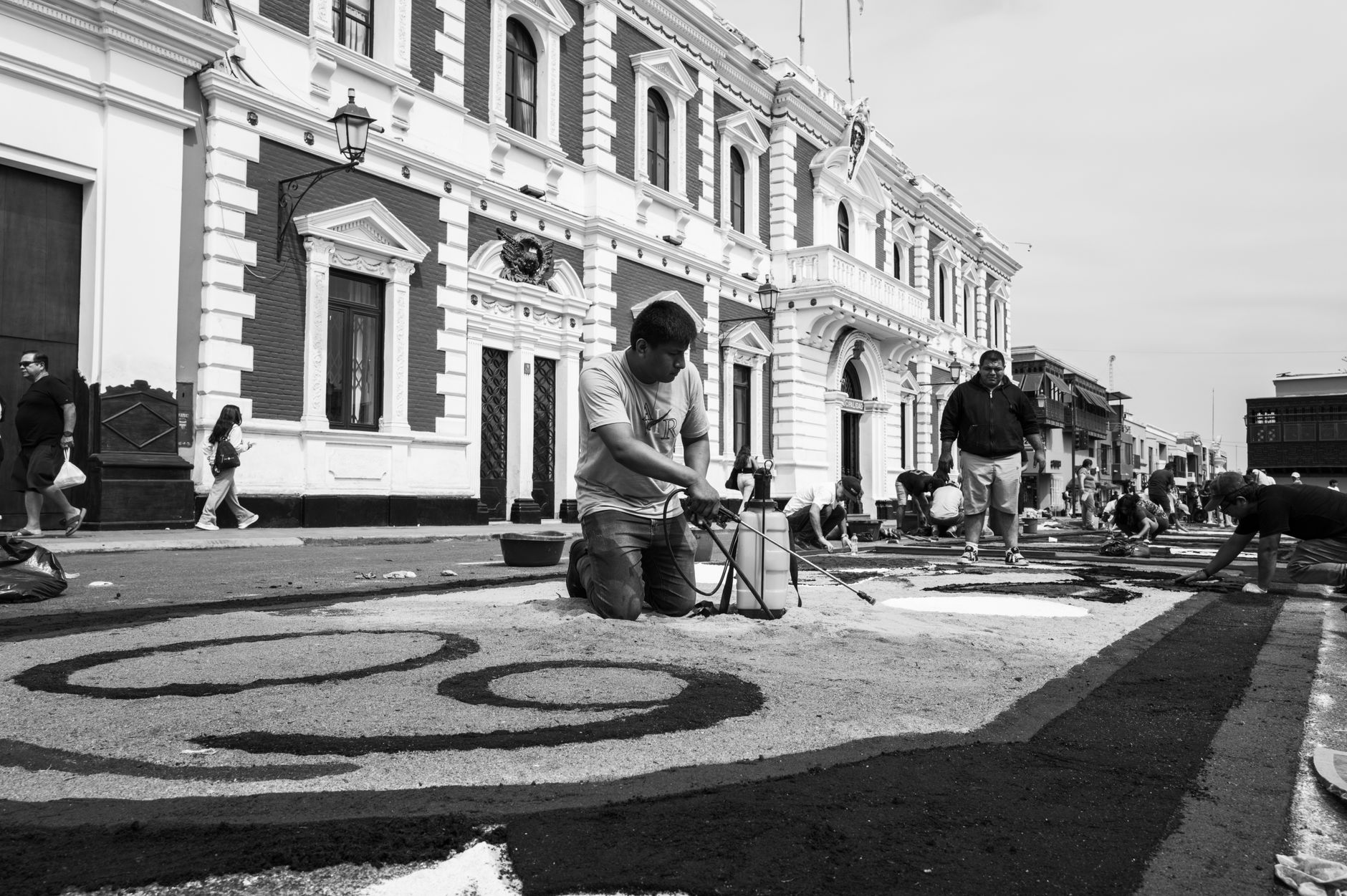 Focuri de armă la un festival din Elveția fac un mort și cinci răniți