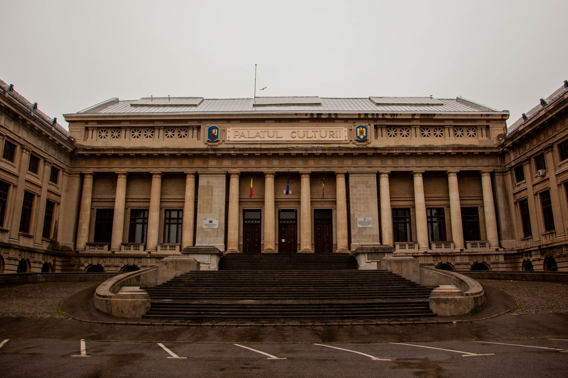 PSD vrea guvern fără majoritate; PNL acuză cumpărare de parlamentari