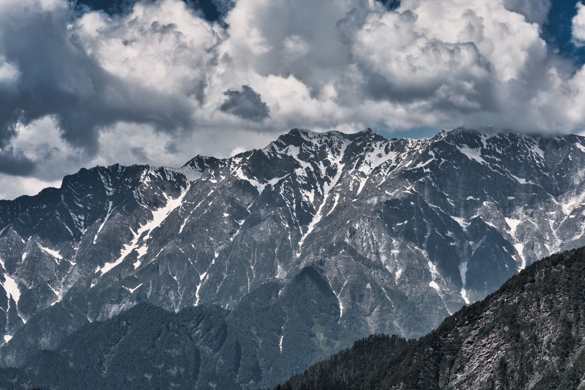 Himalaya: 1.003 morți în inundații; China avertizează al doilea val