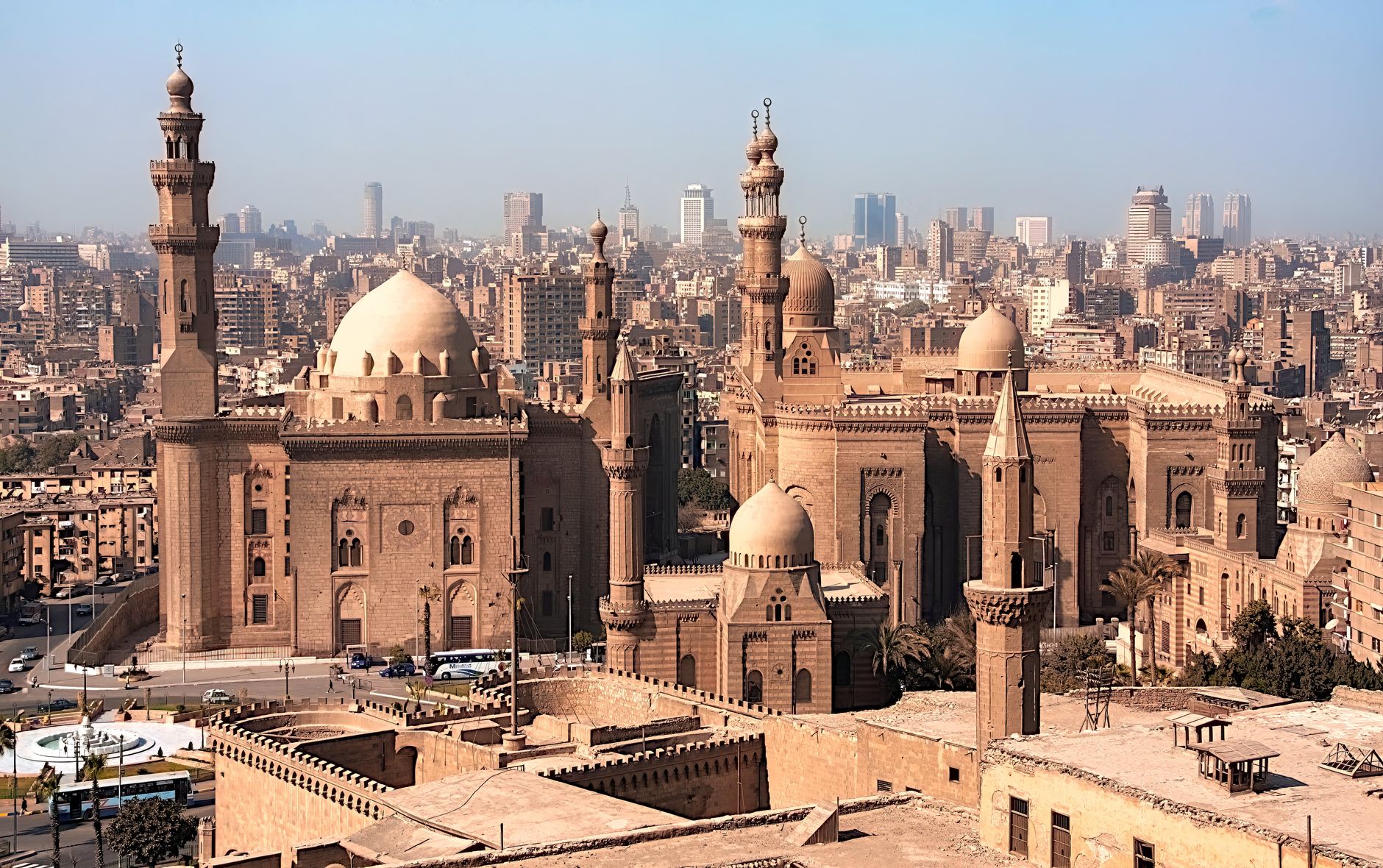 Xi Jinping la Cairo după un deceniu: parteneriat strategic cu Sisi