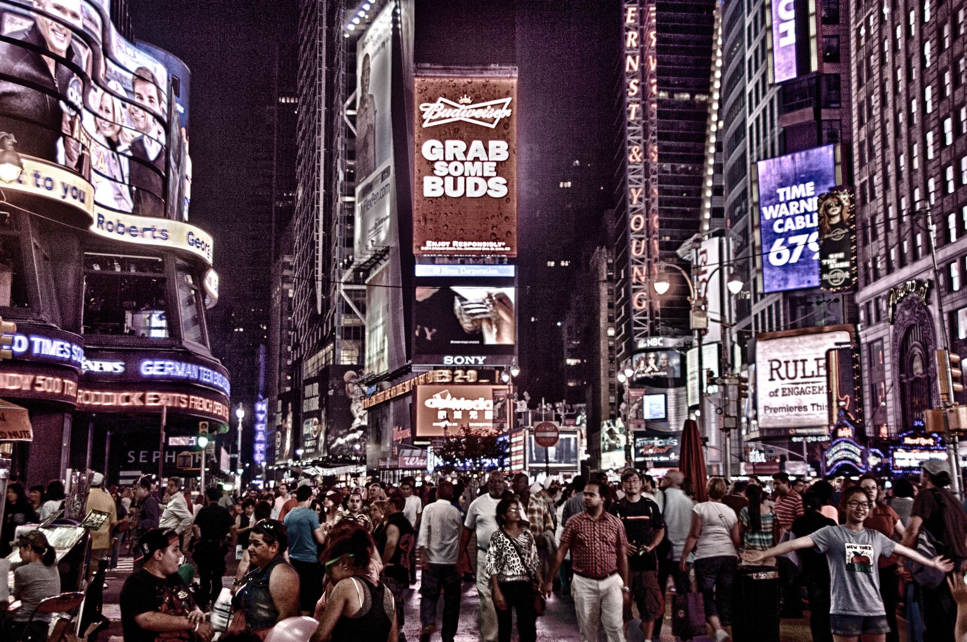 Atac în Times Square: vicepreședintă BofA ucisă, agresoarea împușcată