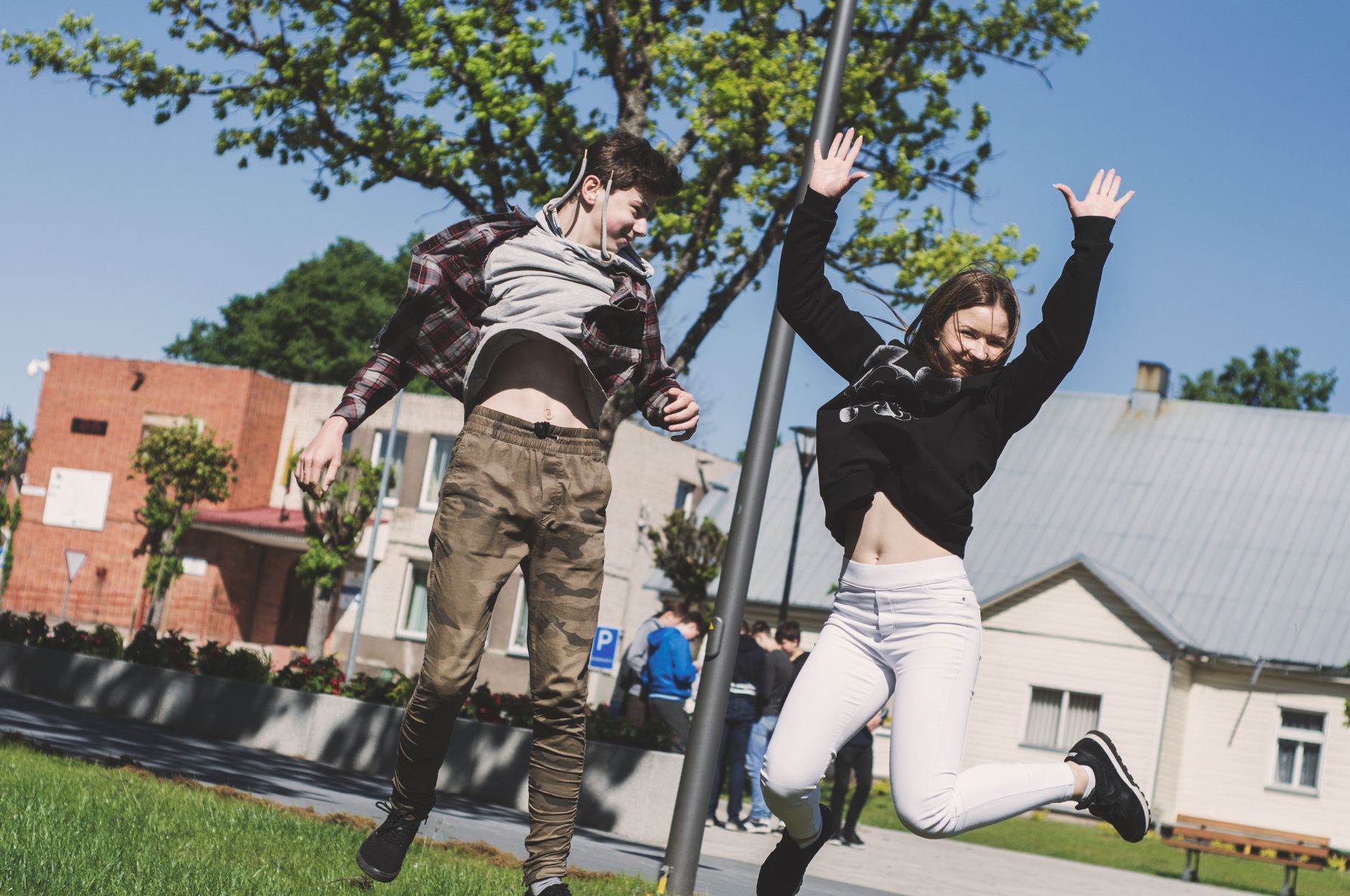 Meta limitează adolescenții: 2 ore pe zi pe Instagram și Facebook