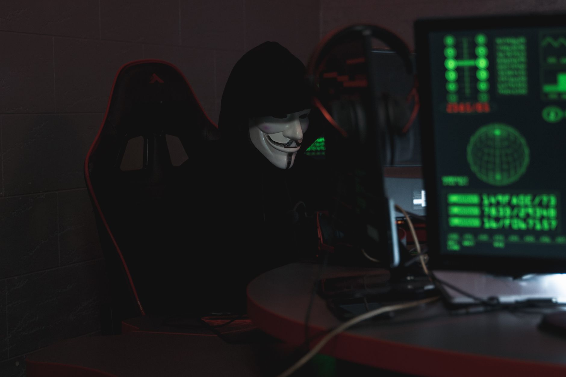 Hackeri asociați Chinei atacă Taiwan cu 8 agenți AI: 85 conturi sparte
