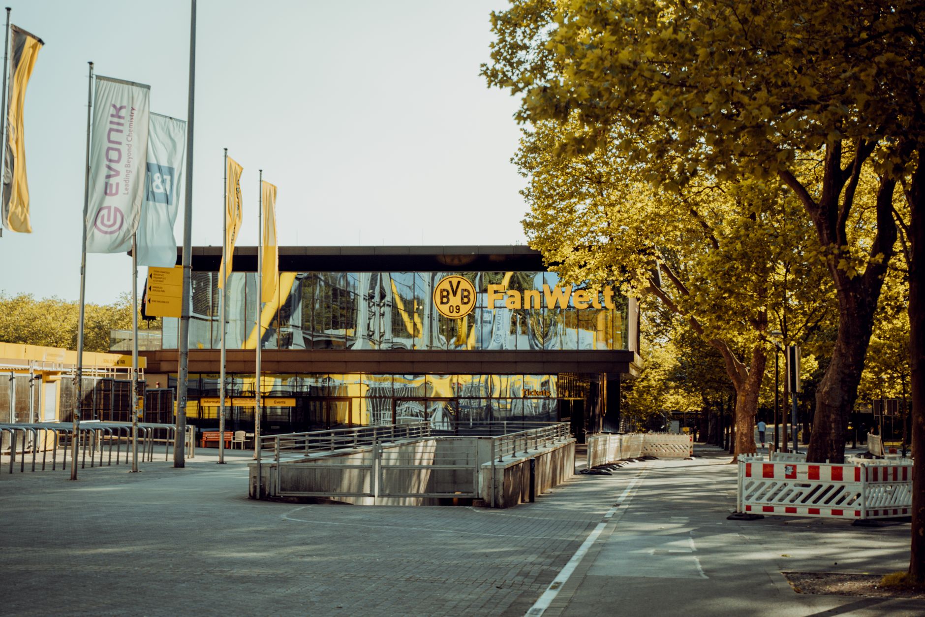 BVB pierde 2,4% înaintea deciziei S&P privind ratingul suveran
