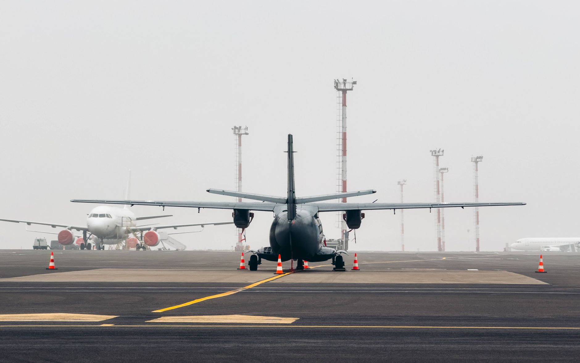 Houthii atacă aeroporturile din Riad și Abha: 3 morți, 36 răniți