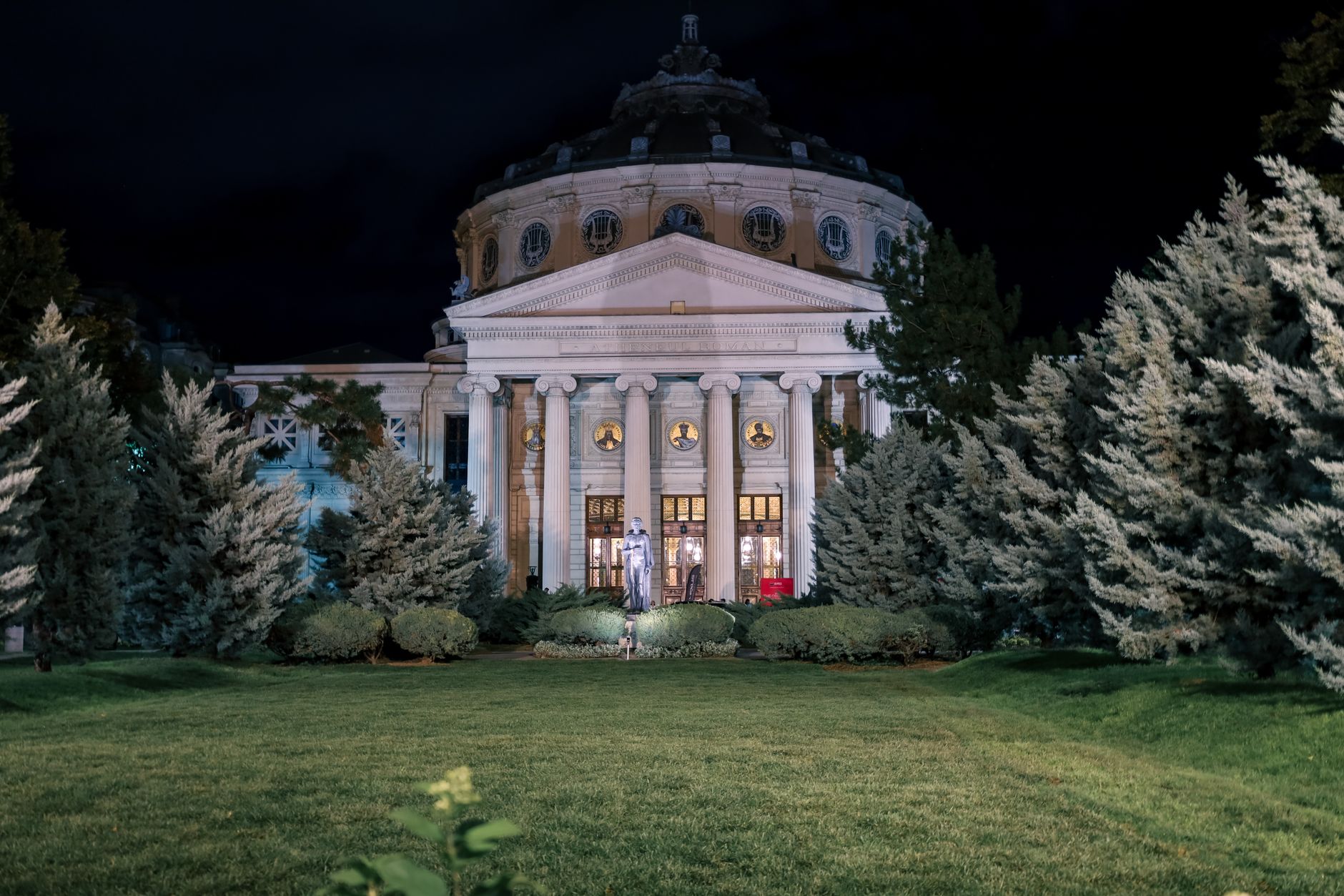 Tribunalul București decide dacă Georgescu rămâne în arest preventiv