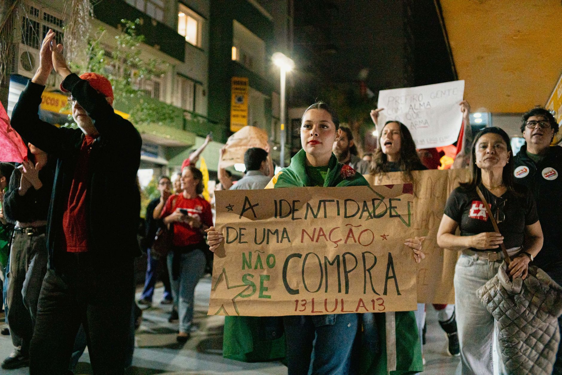 Lula și Bolsonaro schimbă insulte în primul duel: mincinos și clovn