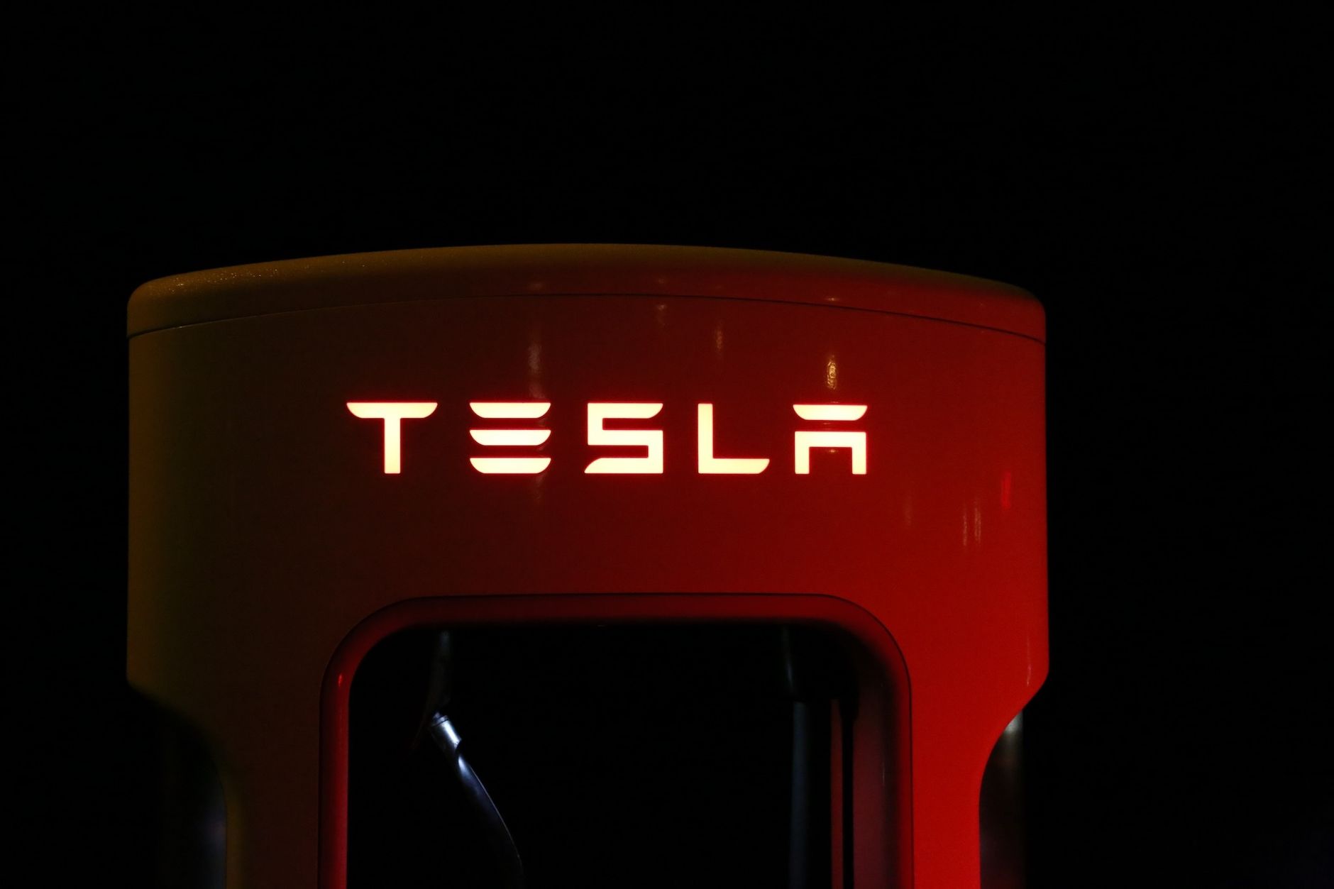 Tesla și SpaceX explorează fuziunea: comitete speciale formate