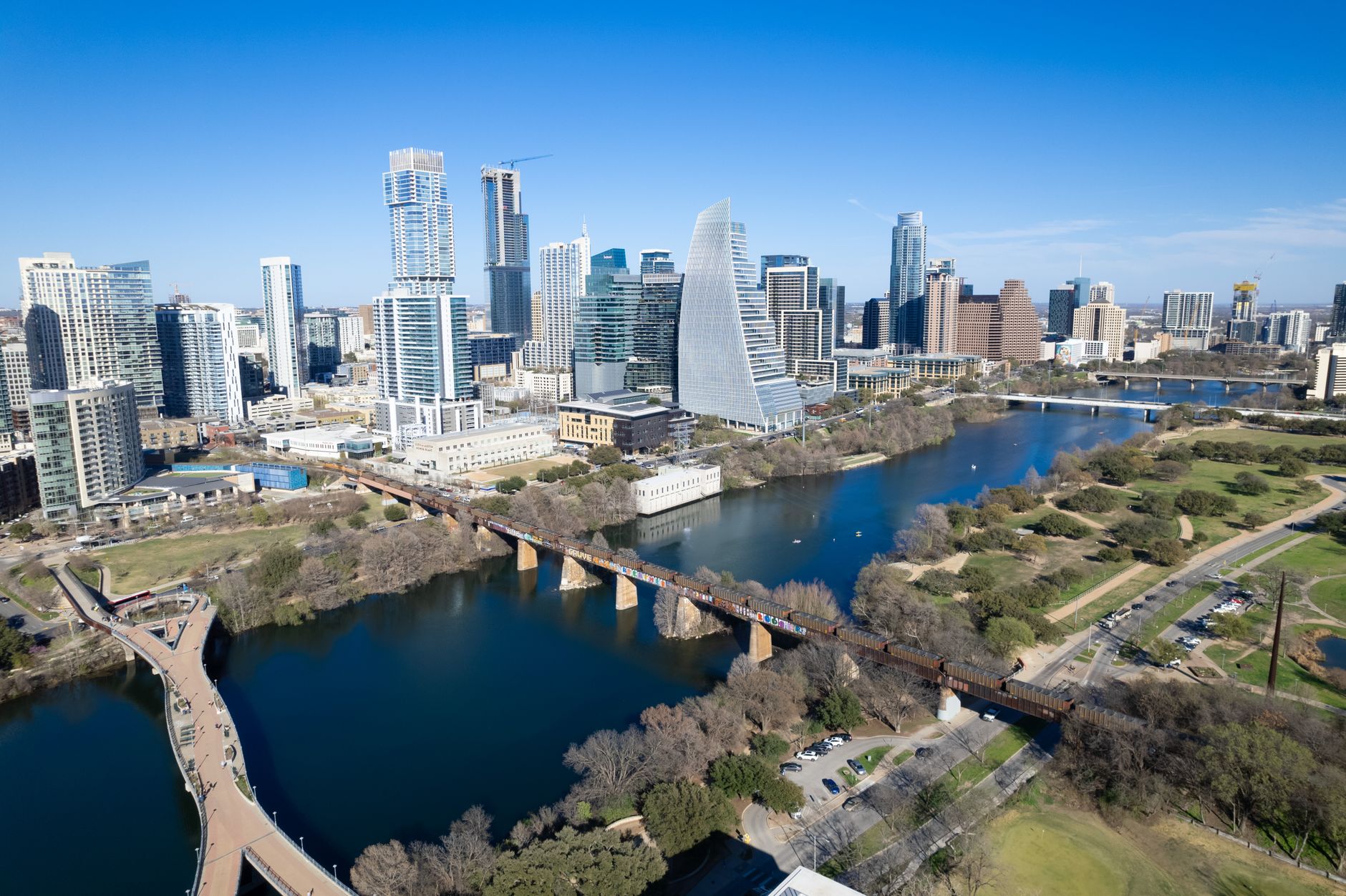 Antonelli câștigă în Austin și e la 2 puncte de titlul mondial F1