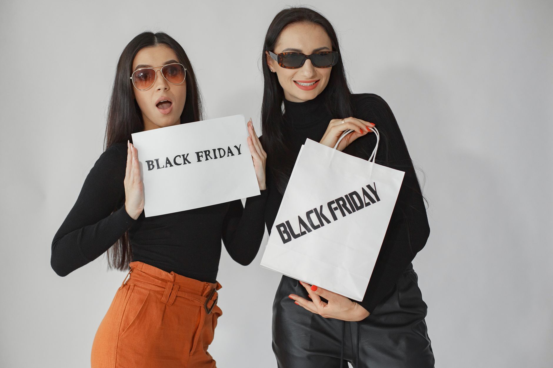 Black Friday pe 6 noiembrie: DNSC avertizează, eMAG țintește record